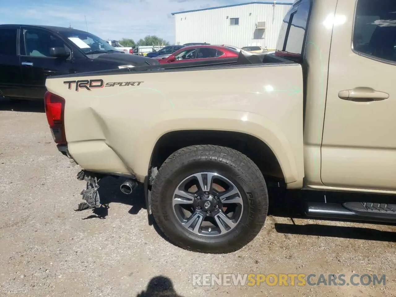 9 Photograph of a damaged car 3TMAZ5CN5KM104322 TOYOTA TACOMA 2019