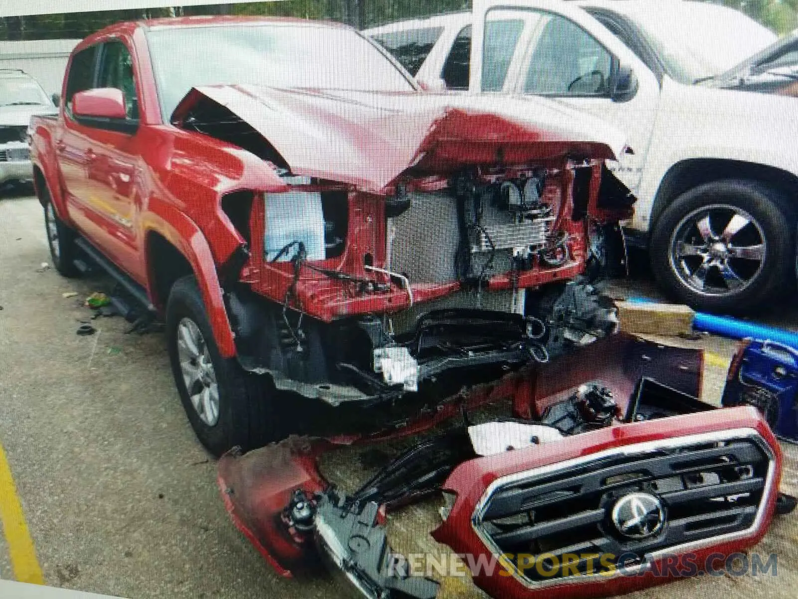 1 Photograph of a damaged car 3TMAZ5CN5KM109620 TOYOTA TACOMA 2019