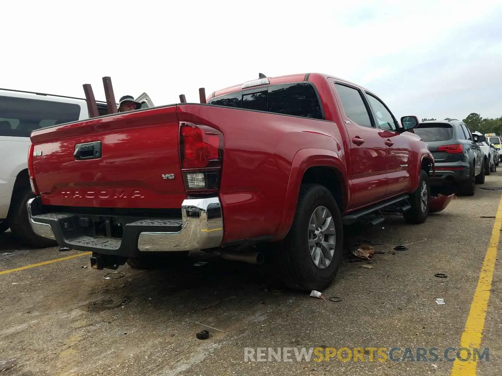 4 Photograph of a damaged car 3TMAZ5CN5KM109620 TOYOTA TACOMA 2019