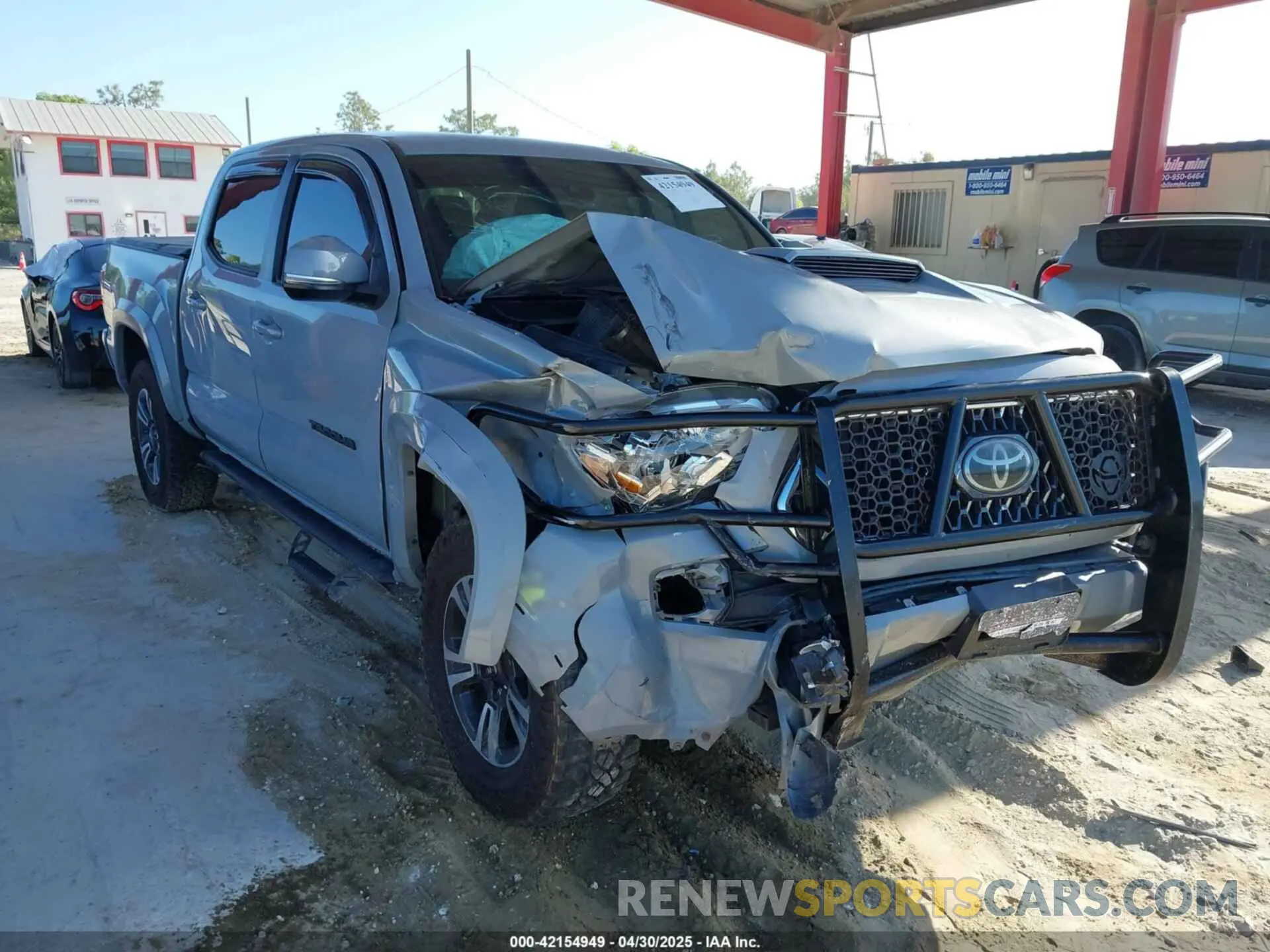 1 Photograph of a damaged car 3TMAZ5CN5KM113957 TOYOTA TACOMA 2019
