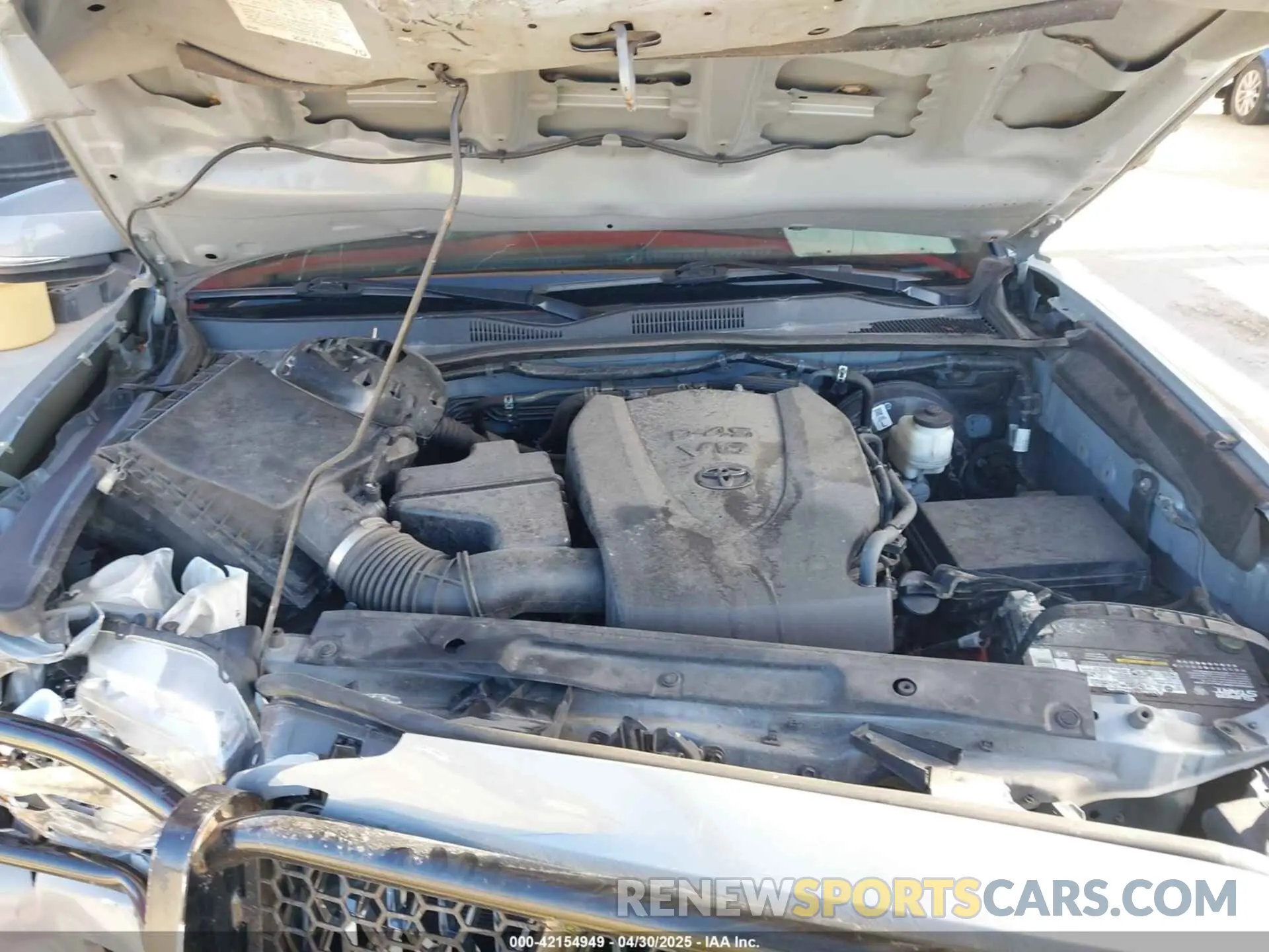 10 Photograph of a damaged car 3TMAZ5CN5KM113957 TOYOTA TACOMA 2019