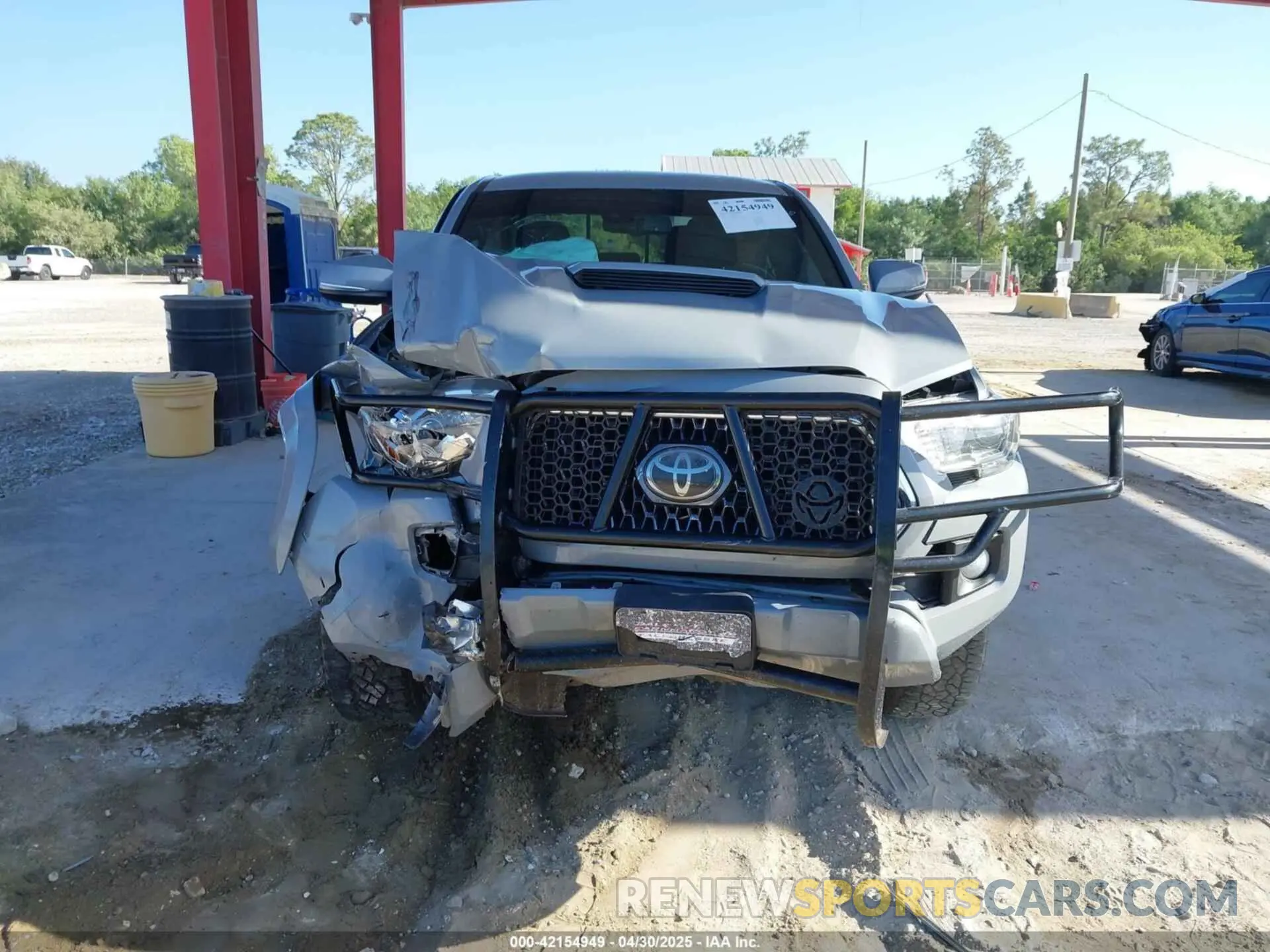 11 Photograph of a damaged car 3TMAZ5CN5KM113957 TOYOTA TACOMA 2019