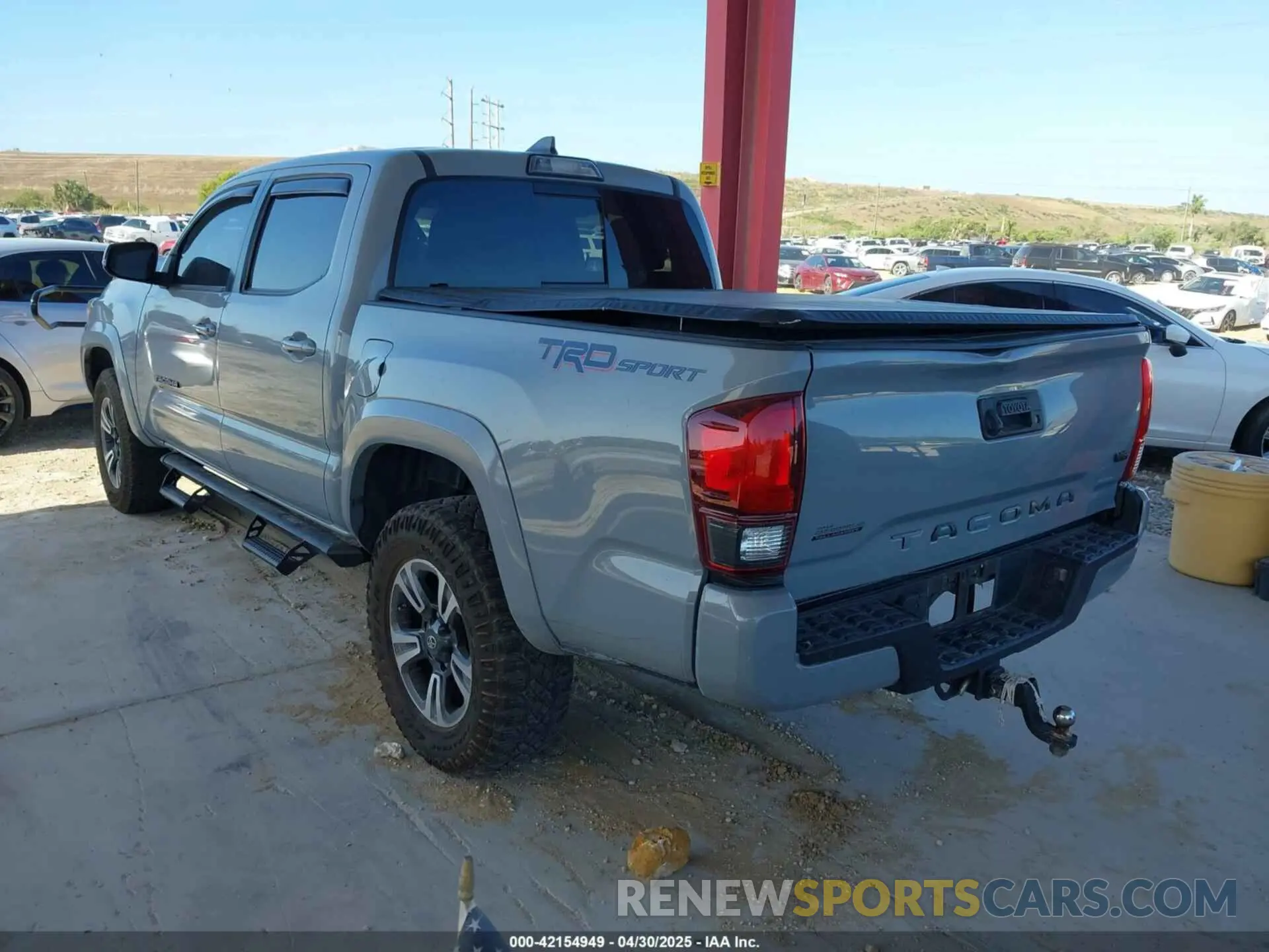 3 Photograph of a damaged car 3TMAZ5CN5KM113957 TOYOTA TACOMA 2019