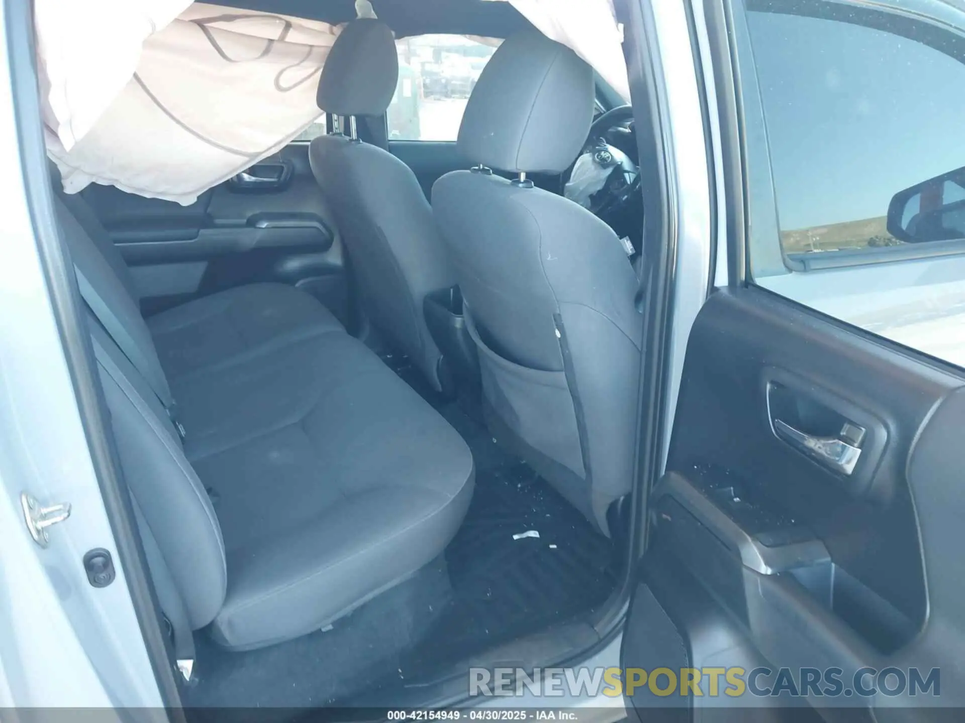 8 Photograph of a damaged car 3TMAZ5CN5KM113957 TOYOTA TACOMA 2019