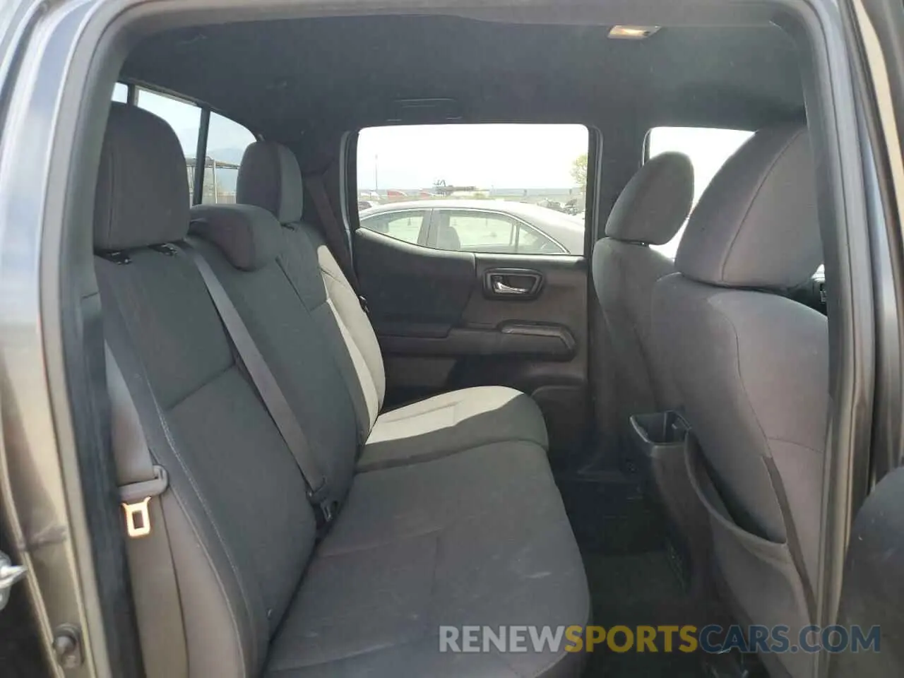 10 Photograph of a damaged car 3TMAZ5CN6KM086252 TOYOTA TACOMA 2019