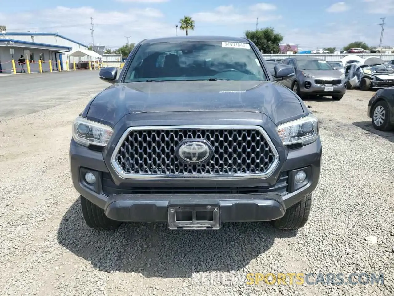 5 Photograph of a damaged car 3TMAZ5CN6KM086252 TOYOTA TACOMA 2019