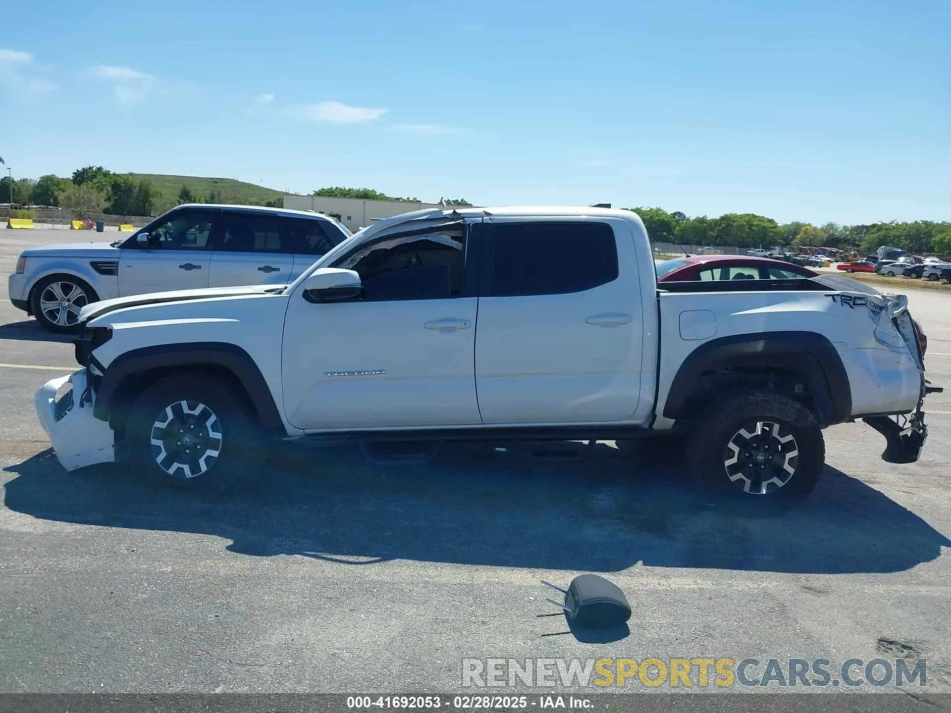 15 Photograph of a damaged car 3TMAZ5CN6KM086574 TOYOTA TACOMA 2019