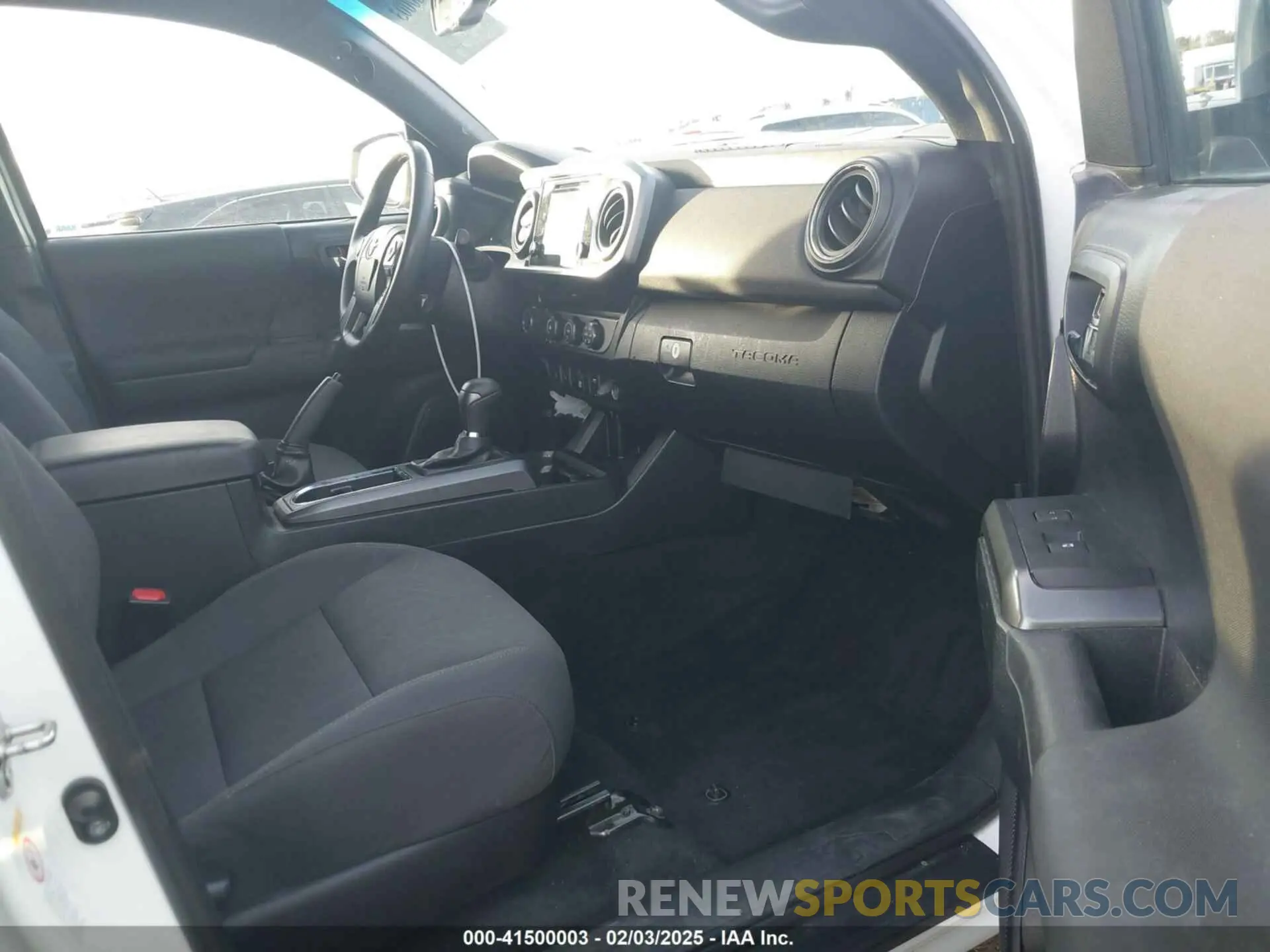 5 Photograph of a damaged car 3TMAZ5CN6KM087286 TOYOTA TACOMA 2019