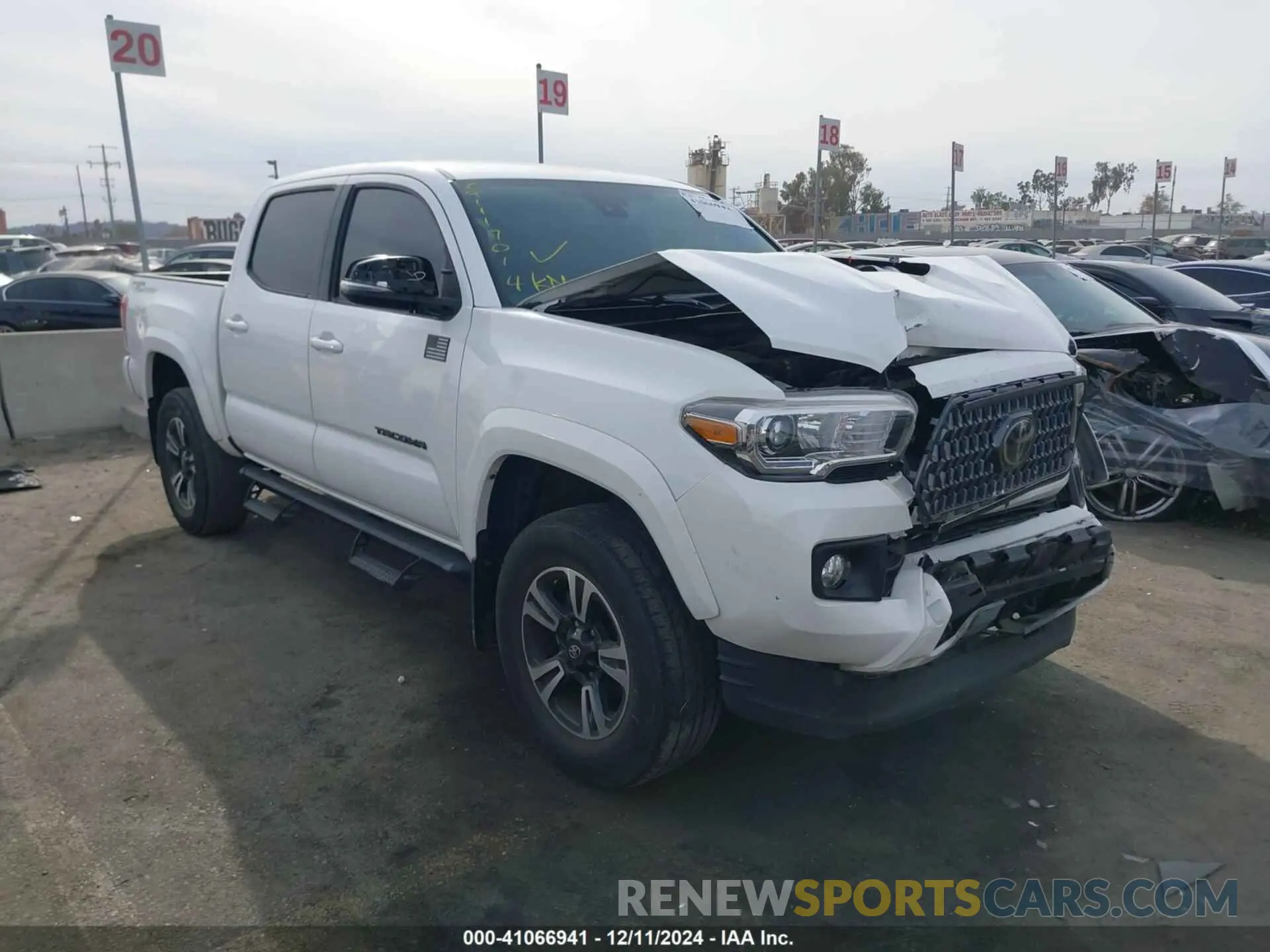 1 Фотография поврежденного автомобиля 3TMAZ5CN6KM087708 TOYOTA TACOMA 2019