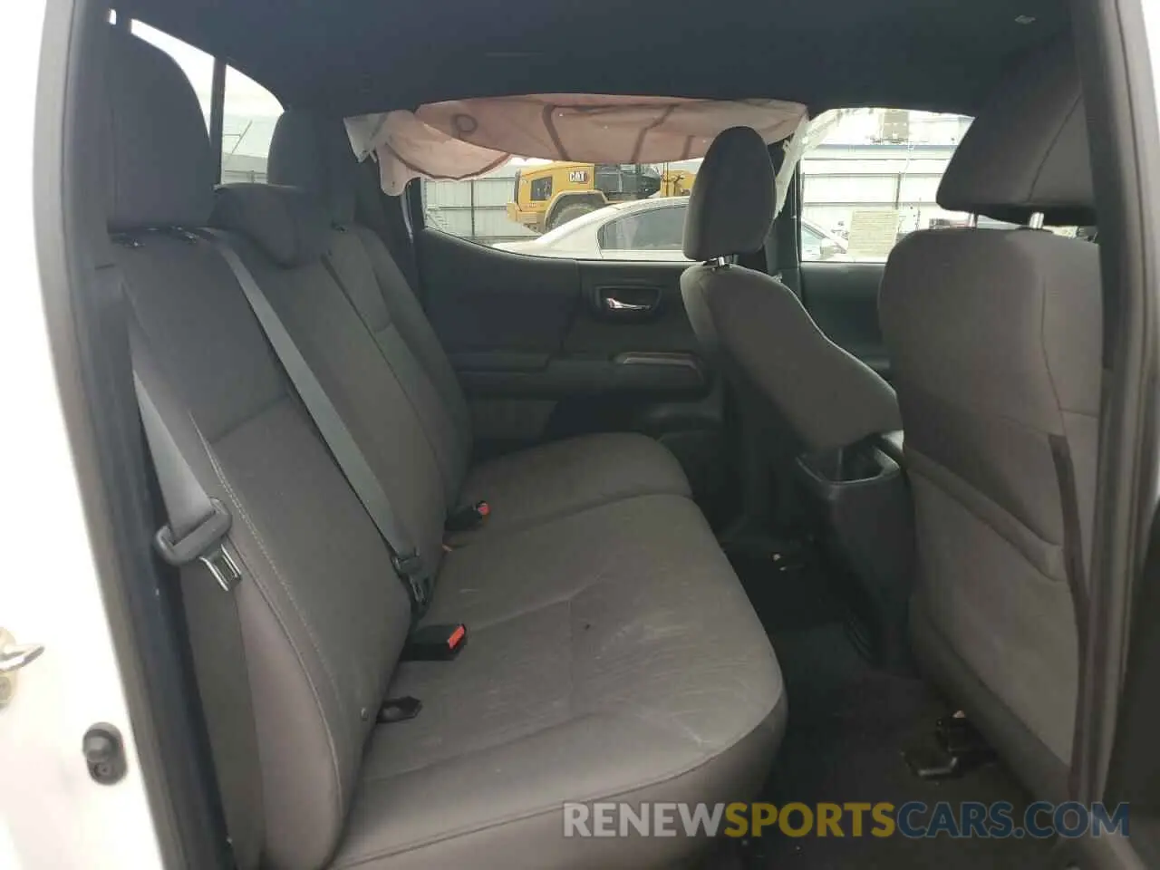 10 Photograph of a damaged car 3TMAZ5CN6KM090124 TOYOTA TACOMA 2019