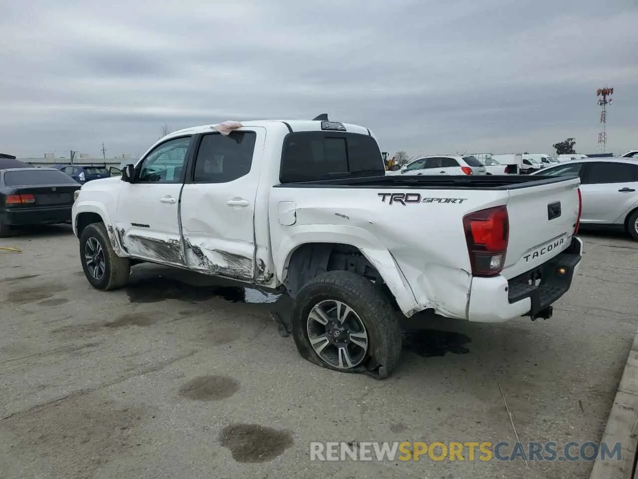 2 Photograph of a damaged car 3TMAZ5CN6KM090124 TOYOTA TACOMA 2019