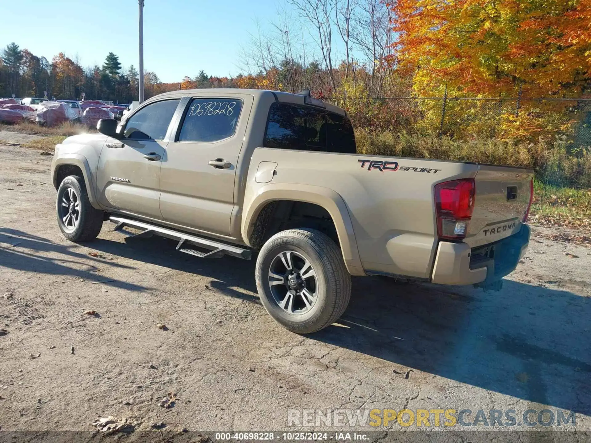 3 Фотография поврежденного автомобиля 3TMAZ5CN6KM095694 TOYOTA TACOMA 2019