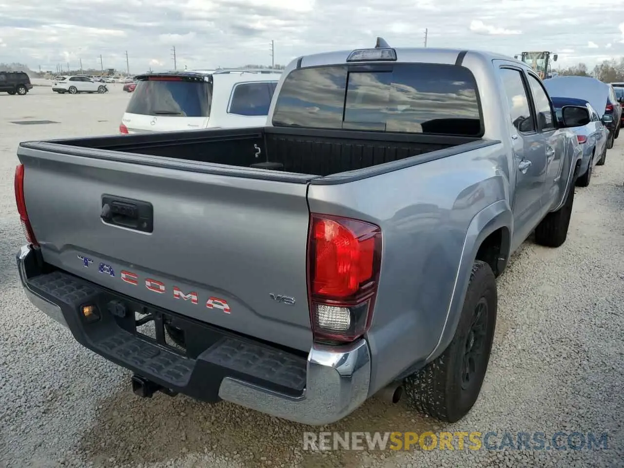 4 Photograph of a damaged car 3TMAZ5CN6KM100165 TOYOTA TACOMA 2019