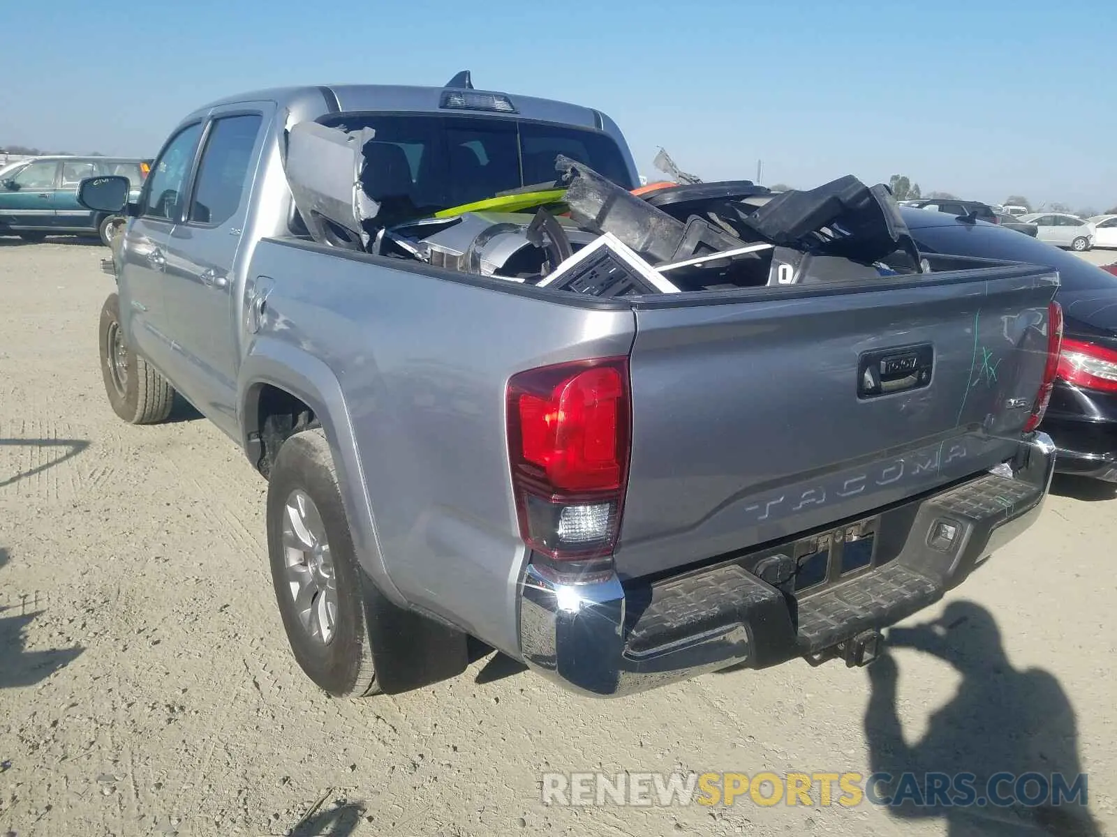 3 Photograph of a damaged car 3TMAZ5CN6KM104328 TOYOTA TACOMA 2019