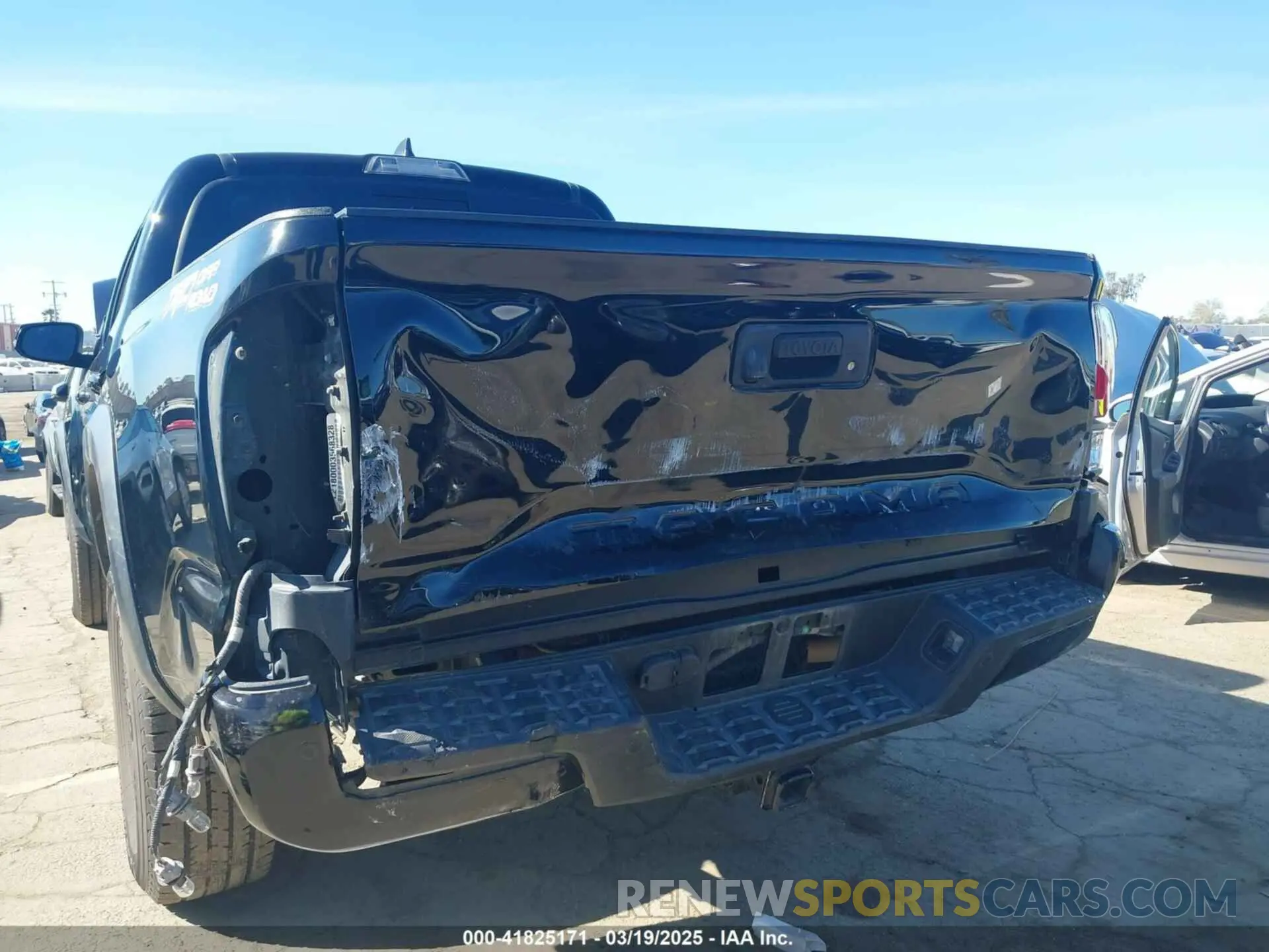6 Фотография поврежденного автомобиля 3TMAZ5CN6KM105771 TOYOTA TACOMA 2019