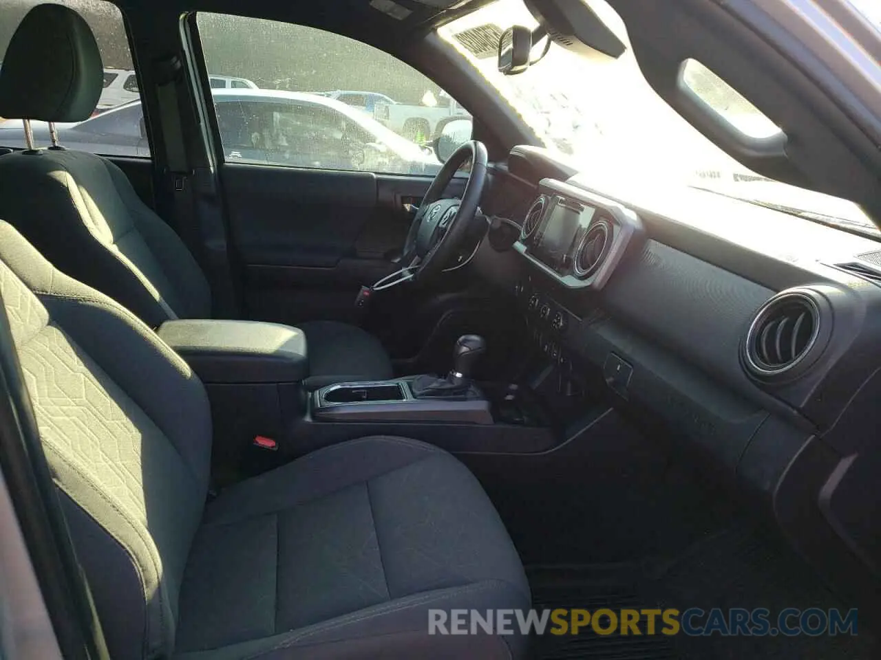 5 Photograph of a damaged car 3TMAZ5CN6KM113661 TOYOTA TACOMA 2019
