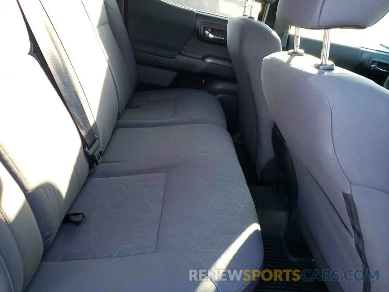 6 Photograph of a damaged car 3TMAZ5CN6KM113661 TOYOTA TACOMA 2019