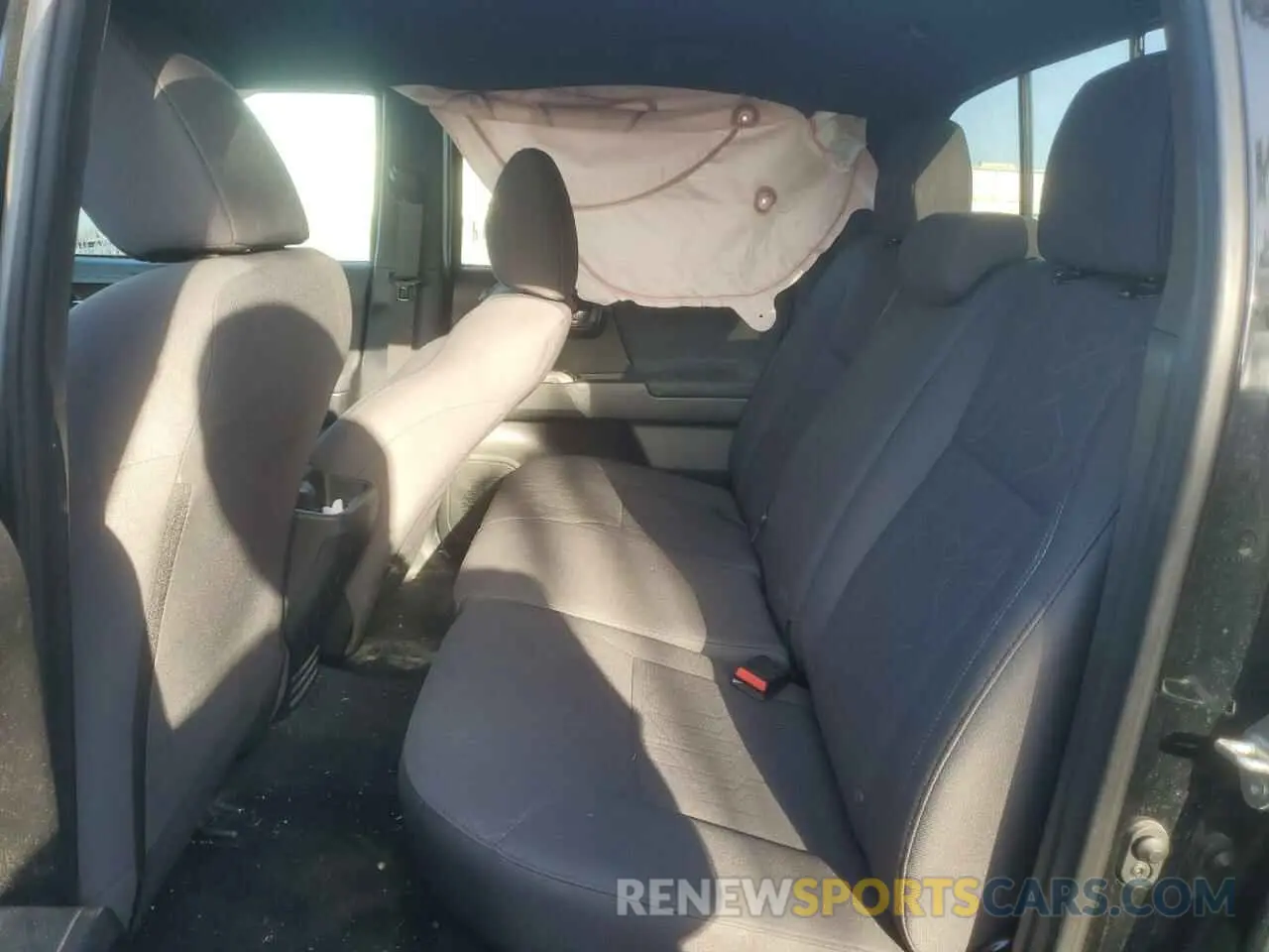 10 Photograph of a damaged car 3TMAZ5CN8KM083661 TOYOTA TACOMA 2019