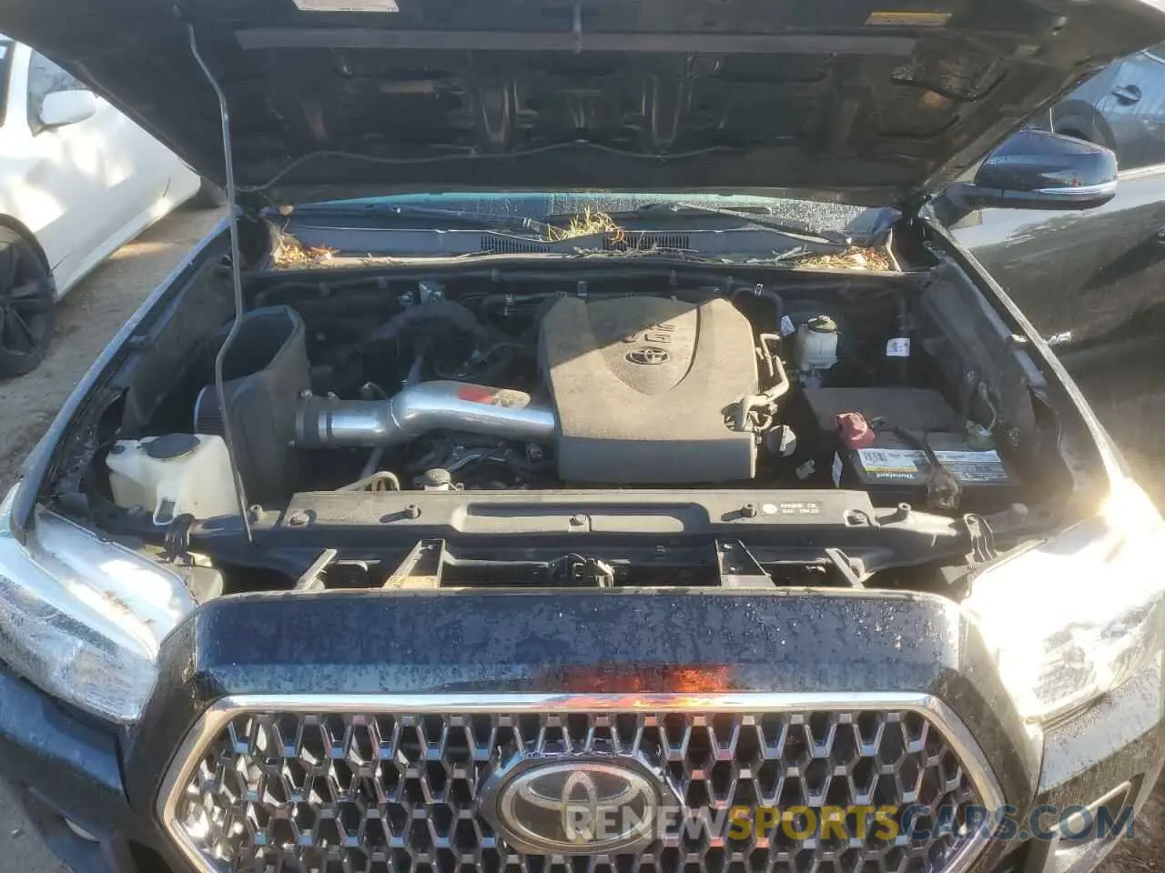 11 Photograph of a damaged car 3TMAZ5CN8KM083661 TOYOTA TACOMA 2019