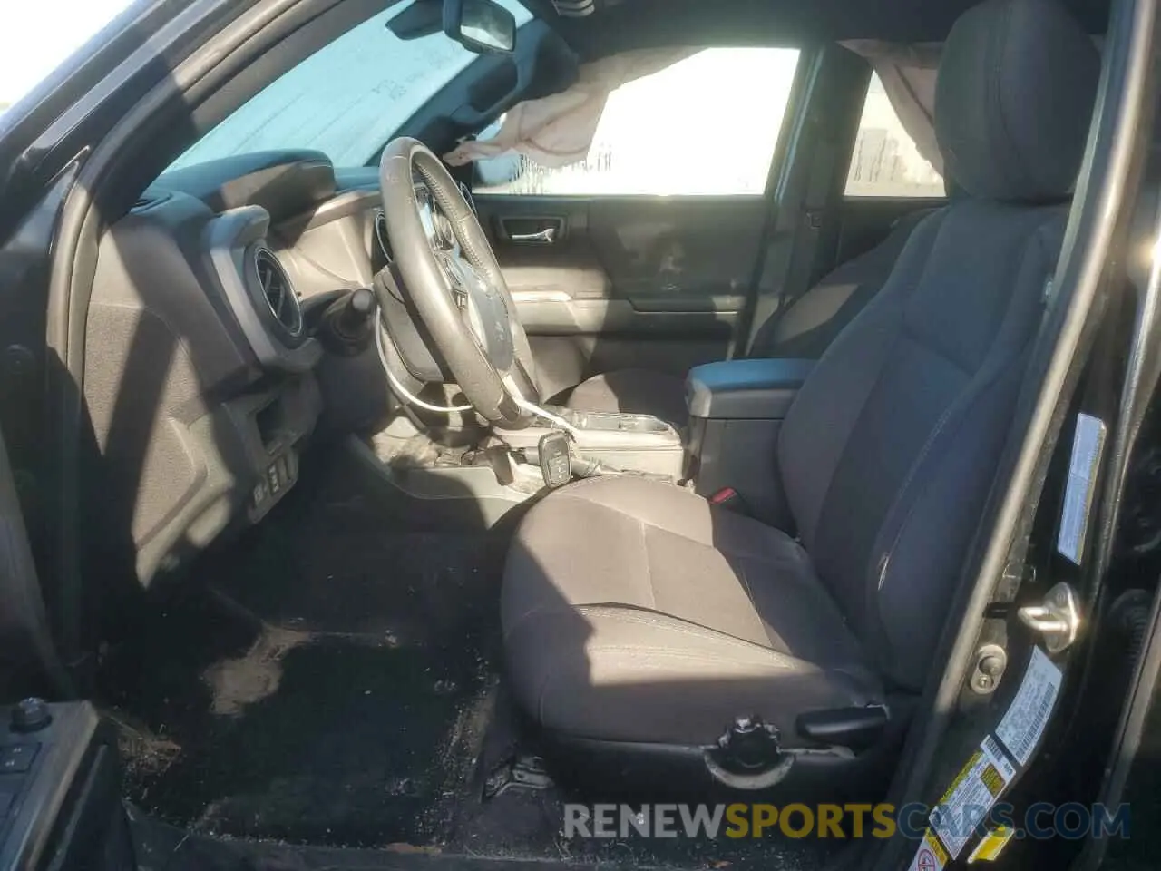 7 Photograph of a damaged car 3TMAZ5CN8KM083661 TOYOTA TACOMA 2019