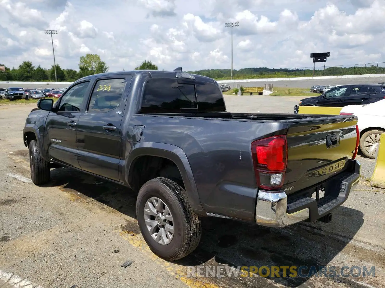 3 Photograph of a damaged car 3TMAZ5CN8KM085331 TOYOTA TACOMA 2019