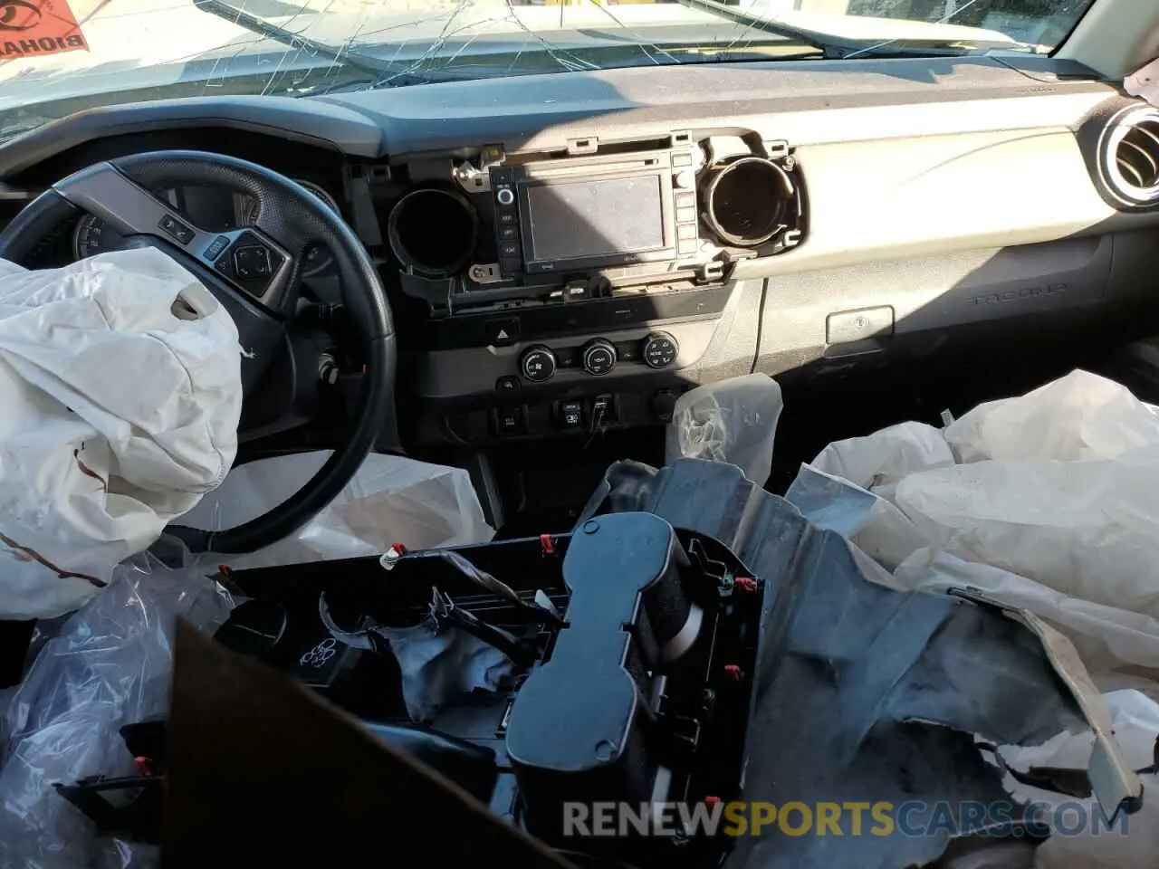 8 Photograph of a damaged car 3TMAZ5CN8KM086978 TOYOTA TACOMA 2019