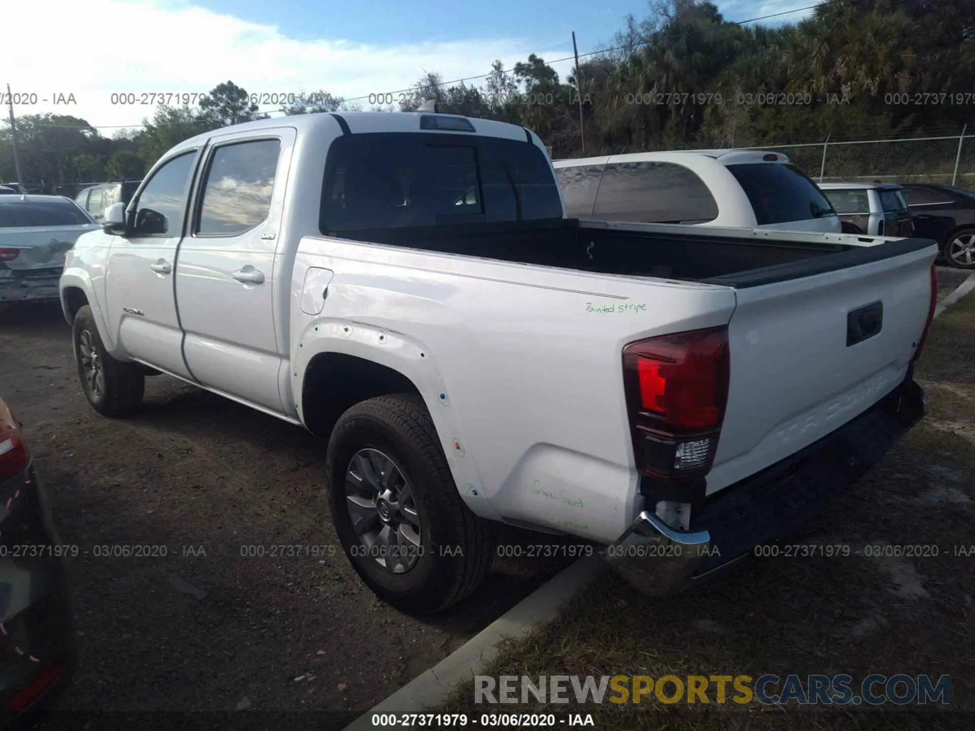 3 Photograph of a damaged car 3TMAZ5CN8KM099603 TOYOTA TACOMA 2019