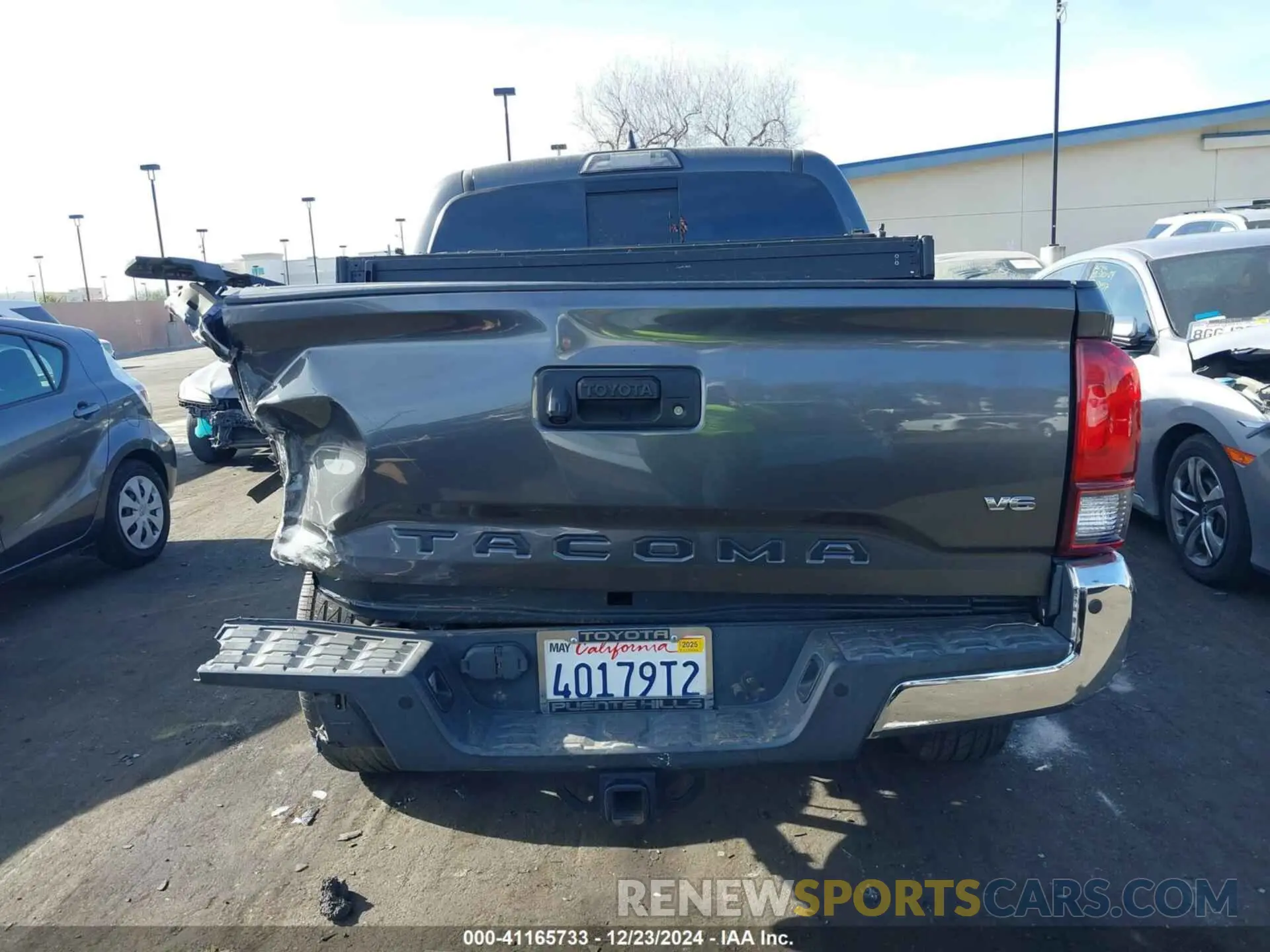 17 Photograph of a damaged car 3TMAZ5CN8KM100295 TOYOTA TACOMA 2019