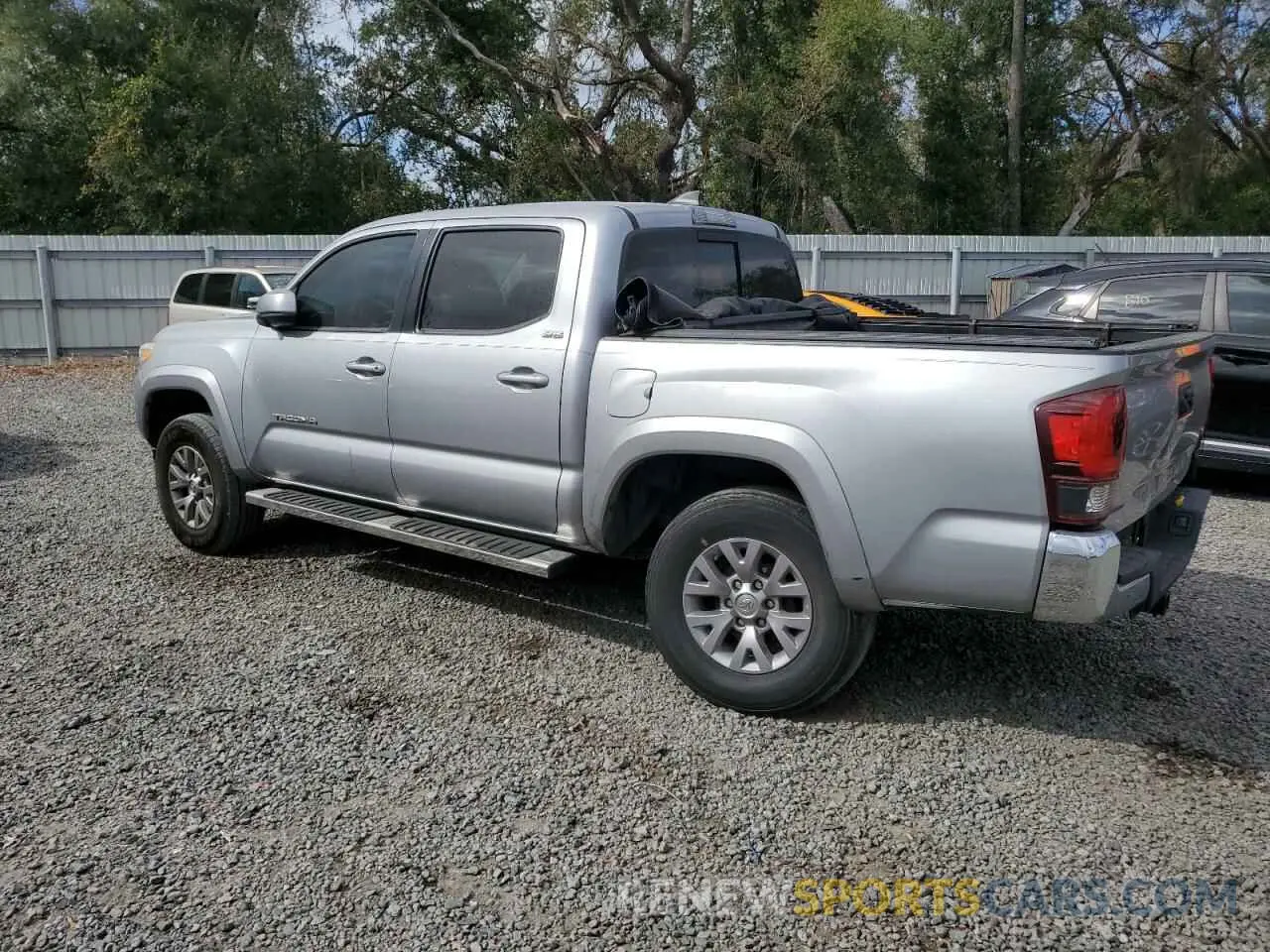 2 Photograph of a damaged car 3TMAZ5CN8KM109398 TOYOTA TACOMA 2019