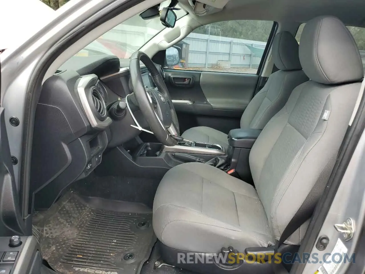 7 Photograph of a damaged car 3TMAZ5CN8KM109398 TOYOTA TACOMA 2019