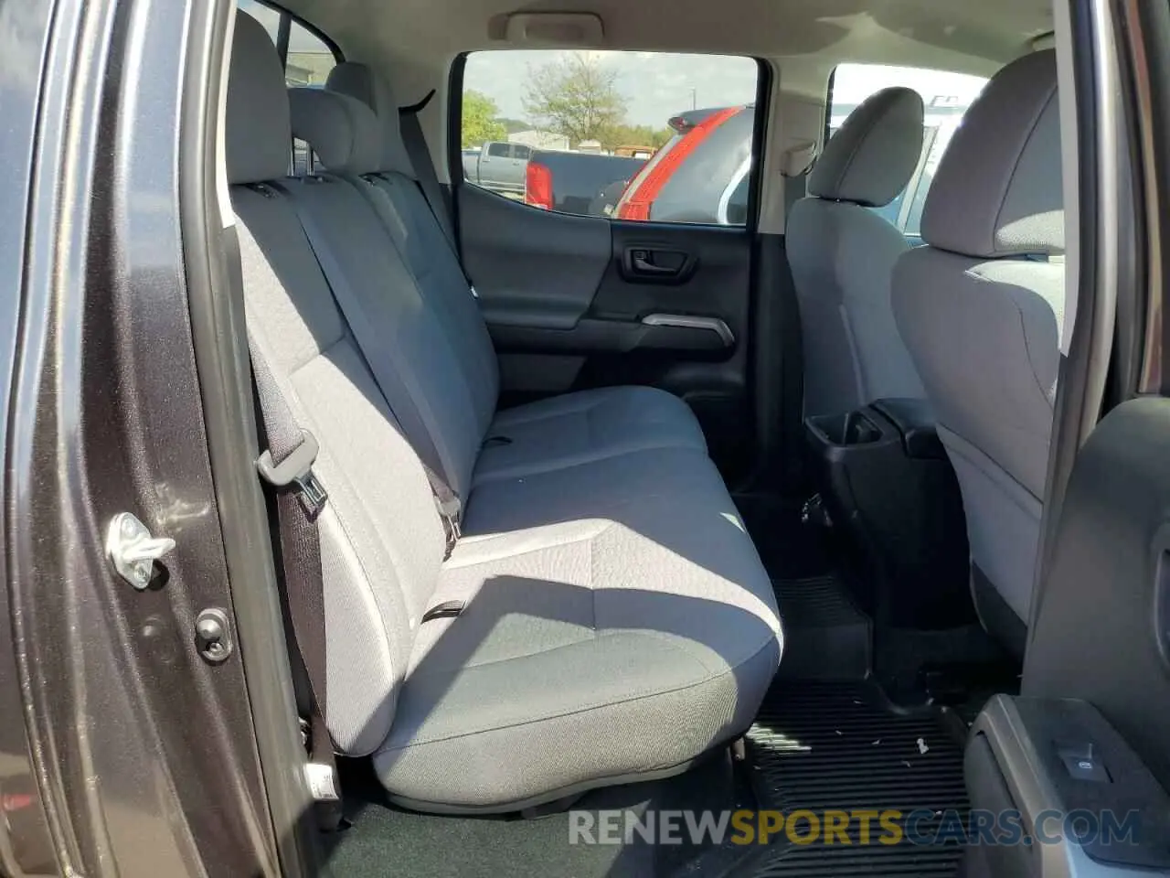 10 Photograph of a damaged car 3TMAZ5CN8KM111782 TOYOTA TACOMA 2019