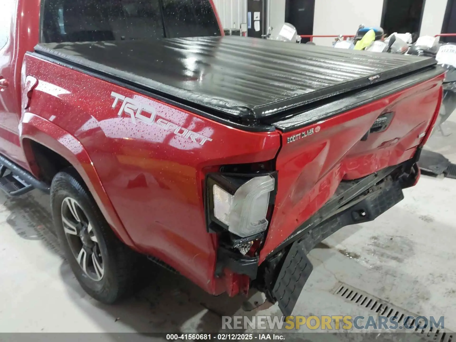 17 Photograph of a damaged car 3TMAZ5CN8KM113662 TOYOTA TACOMA 2019