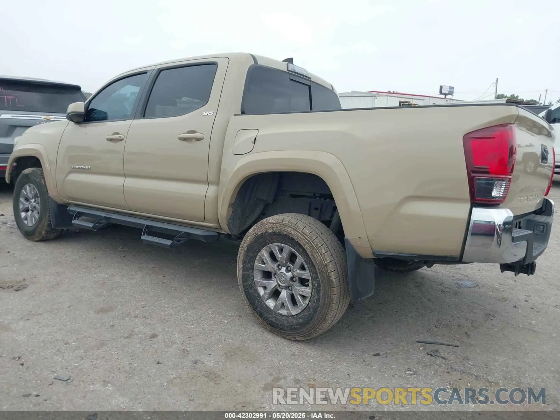 3 Photograph of a damaged car 3TMAZ5CN9KM081207 TOYOTA TACOMA 2019