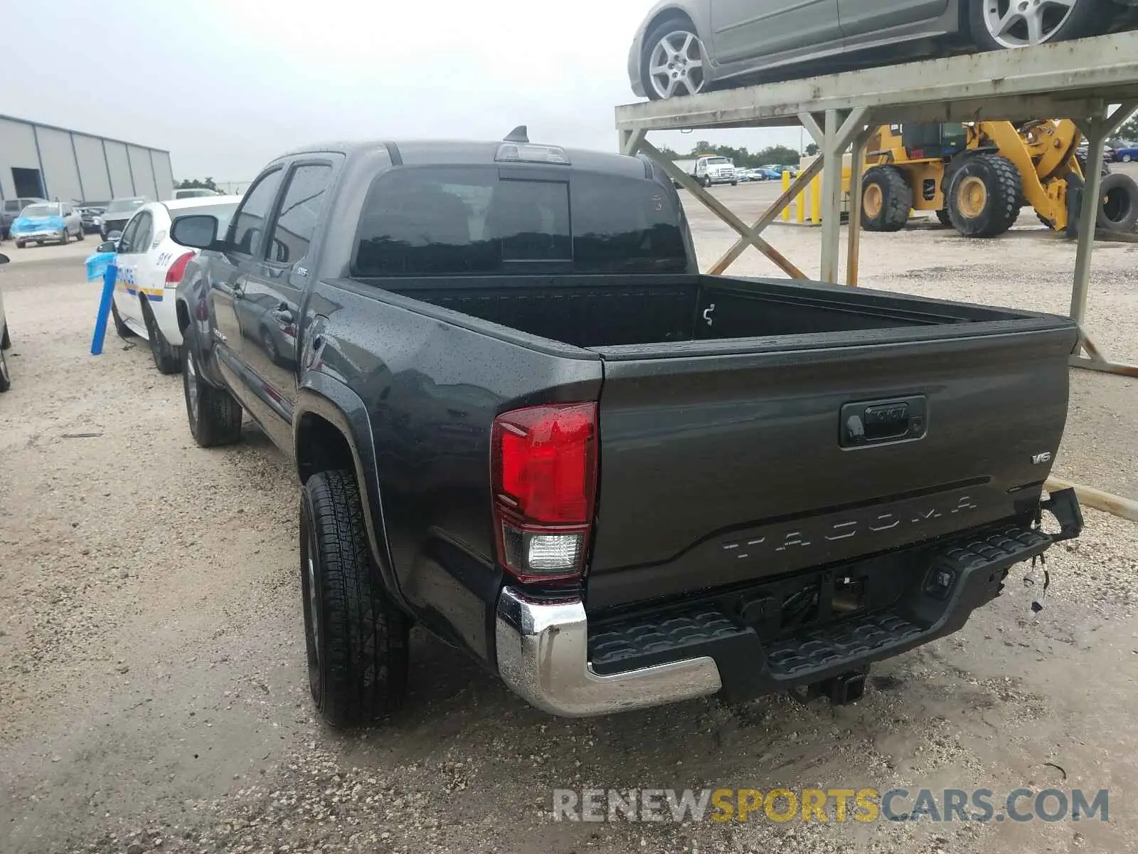 3 Photograph of a damaged car 3TMAZ5CN9KM108681 TOYOTA TACOMA 2019