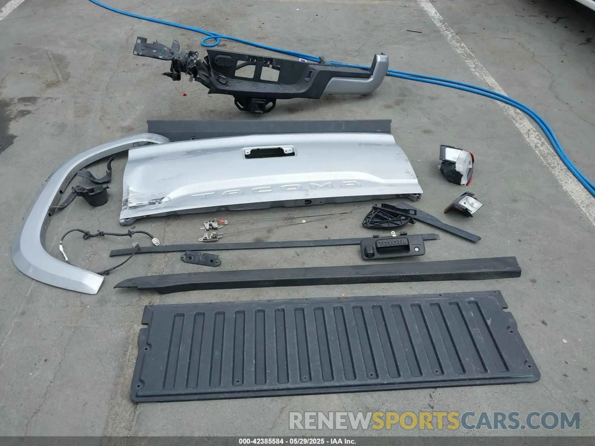 12 Photograph of a damaged car 3TMAZ5CN9KM109152 TOYOTA TACOMA 2019