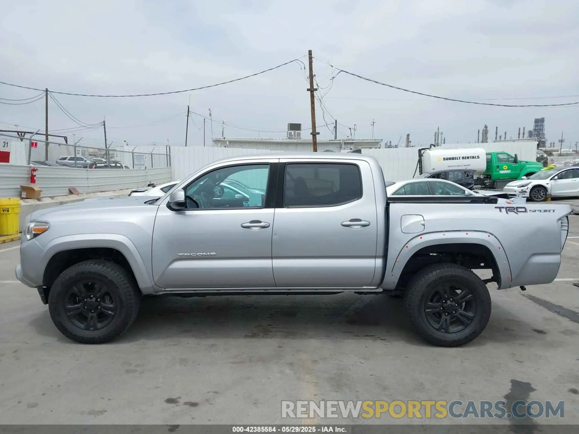 15 Photograph of a damaged car 3TMAZ5CN9KM109152 TOYOTA TACOMA 2019