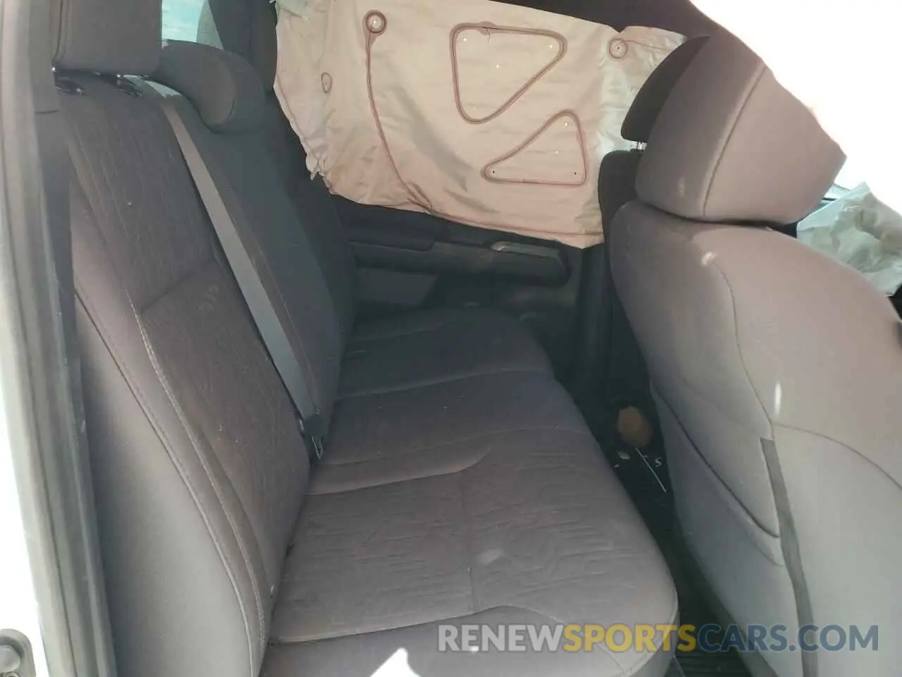 10 Photograph of a damaged car 3TMAZ5CN9KM112892 TOYOTA TACOMA 2019