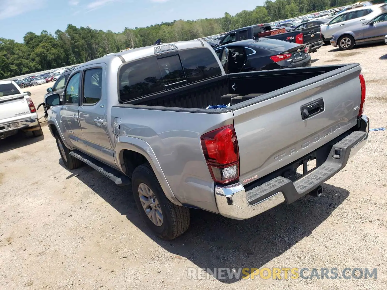 3 Photograph of a damaged car 3TMAZ5CNXKM100721 TOYOTA TACOMA 2019