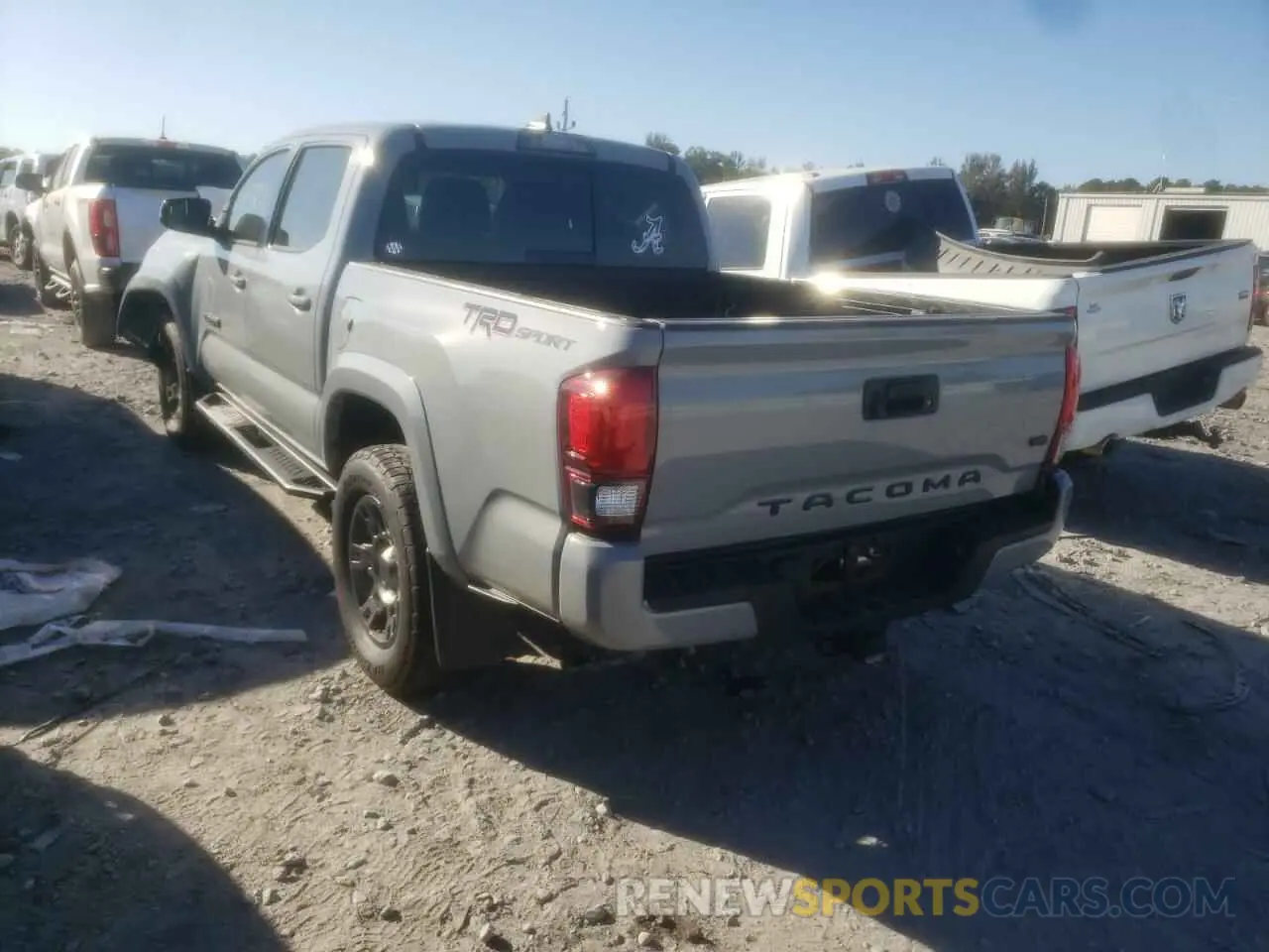 3 Photograph of a damaged car 3TMAZ5CNXKM106549 TOYOTA TACOMA 2019