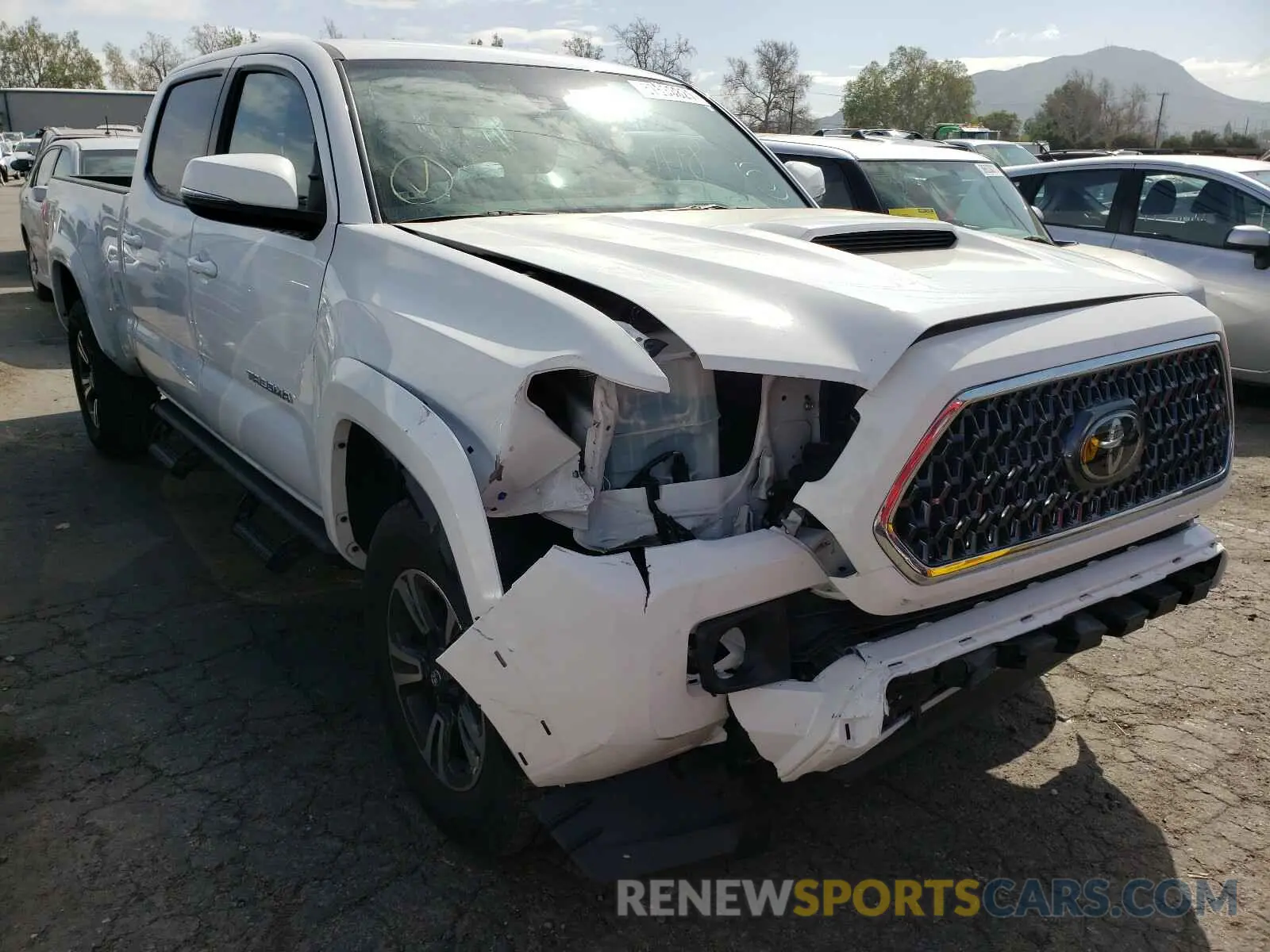 1 Photograph of a damaged car 3TMBZ5DN0KM022131 TOYOTA TACOMA 2019