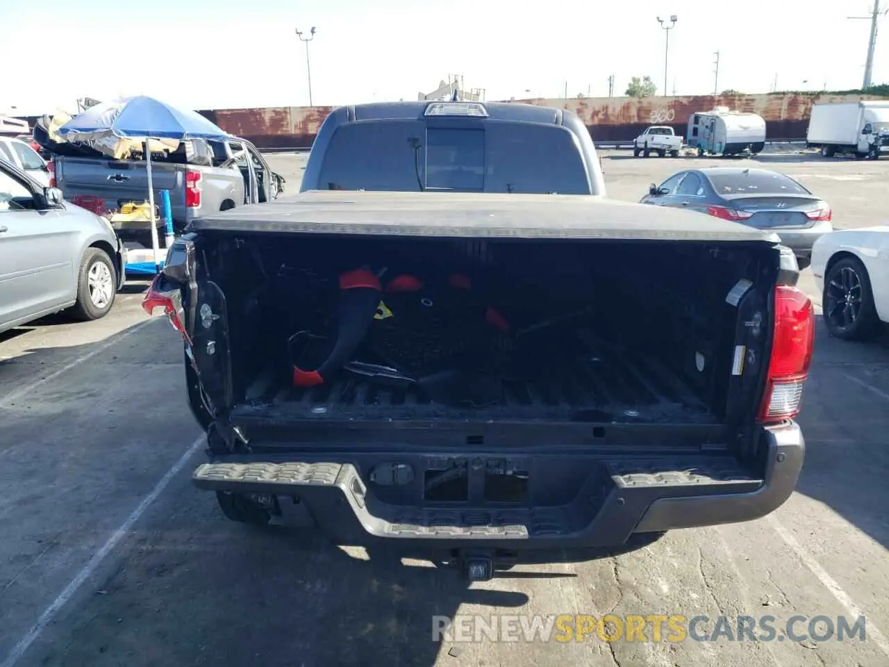 6 Фотография поврежденного автомобиля 3TMBZ5DN1KM021697 TOYOTA TACOMA 2019