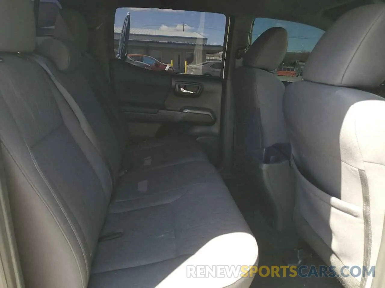 10 Photograph of a damaged car 3TMBZ5DN8KM023009 TOYOTA TACOMA 2019