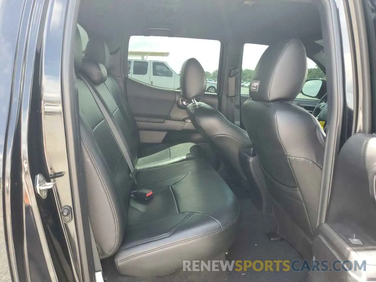 10 Фотография поврежденного автомобиля 3TMCZ5AN0KM220264 TOYOTA TACOMA 2019