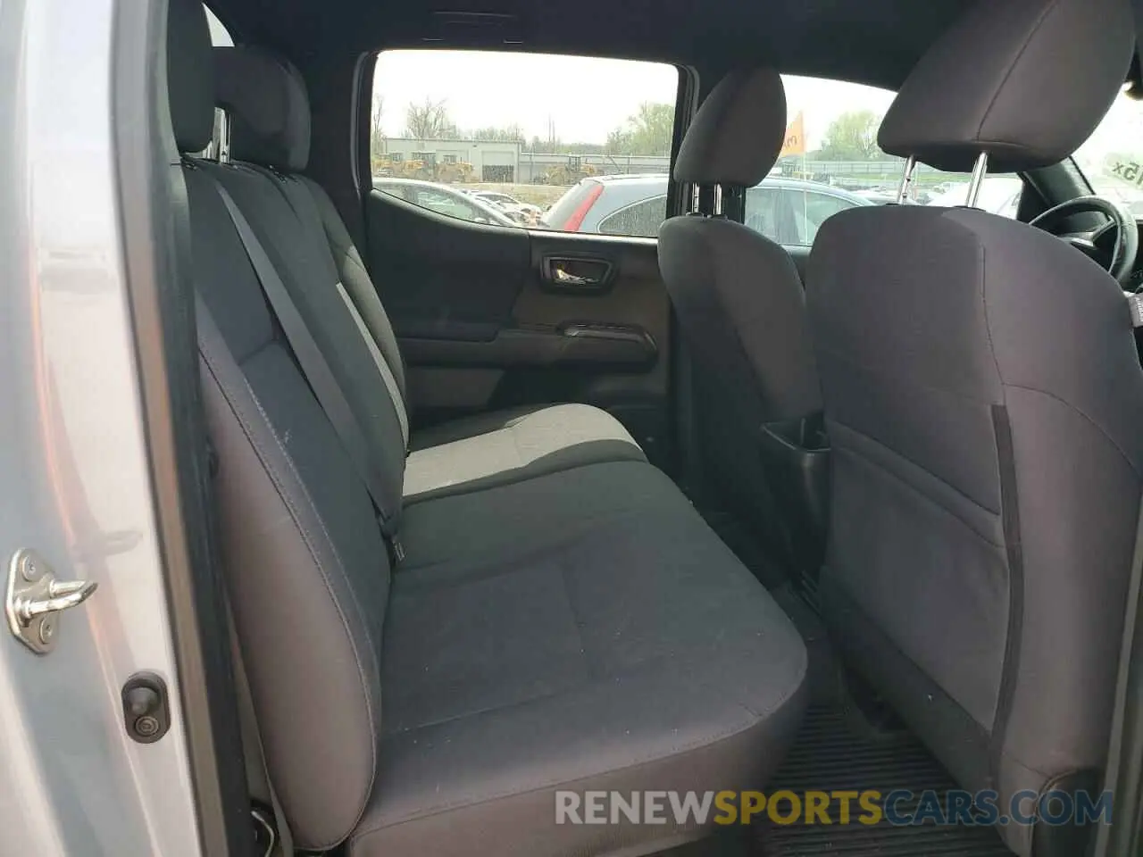 10 Photograph of a damaged car 3TMCZ5AN0KM224296 TOYOTA TACOMA 2019