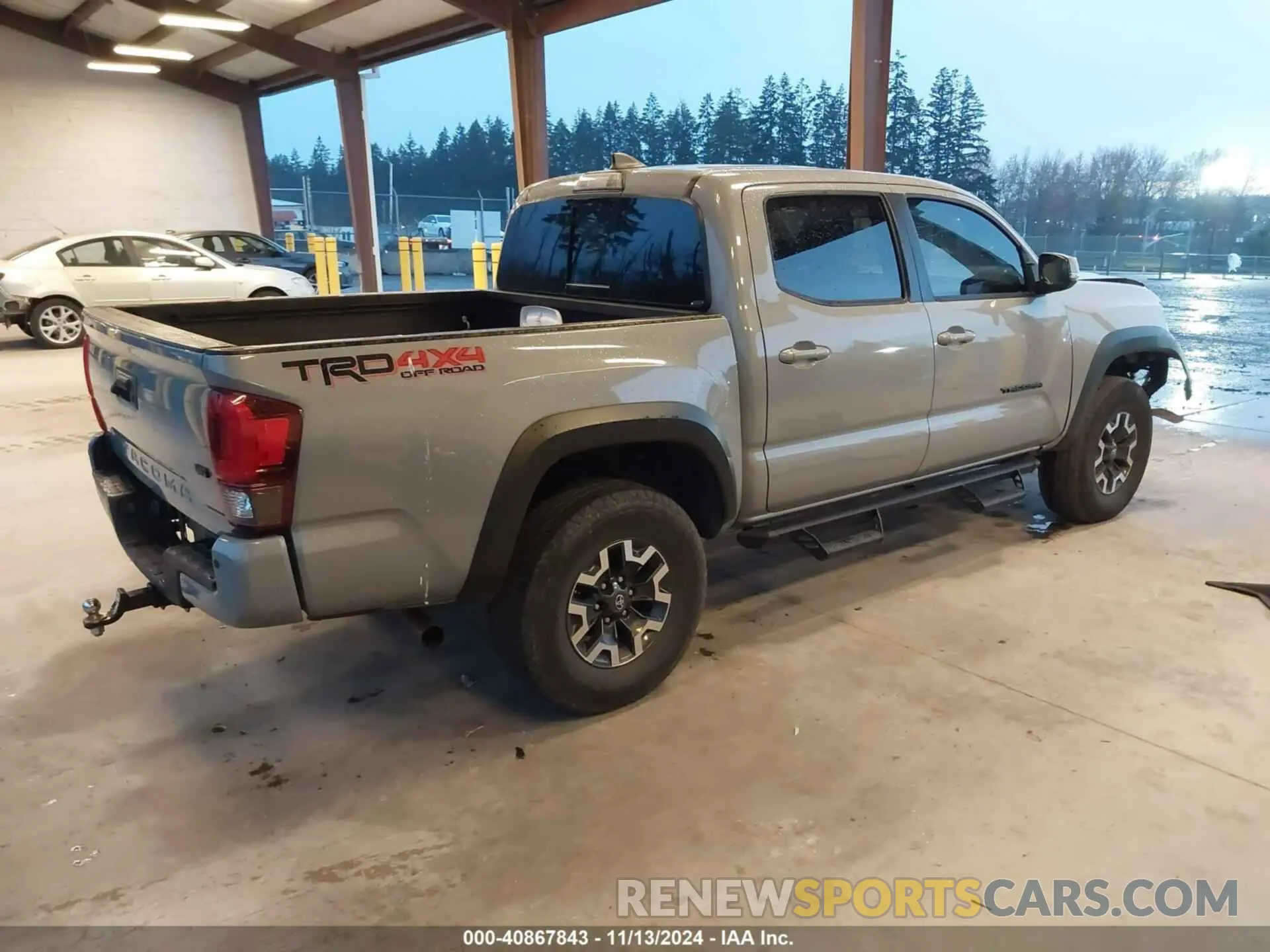 4 Photograph of a damaged car 3TMCZ5AN0KM235525 TOYOTA TACOMA 2019