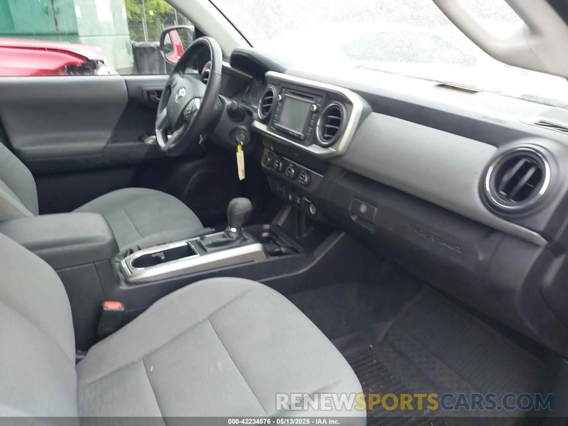 5 Photograph of a damaged car 3TMCZ5AN0KM242359 TOYOTA TACOMA 2019