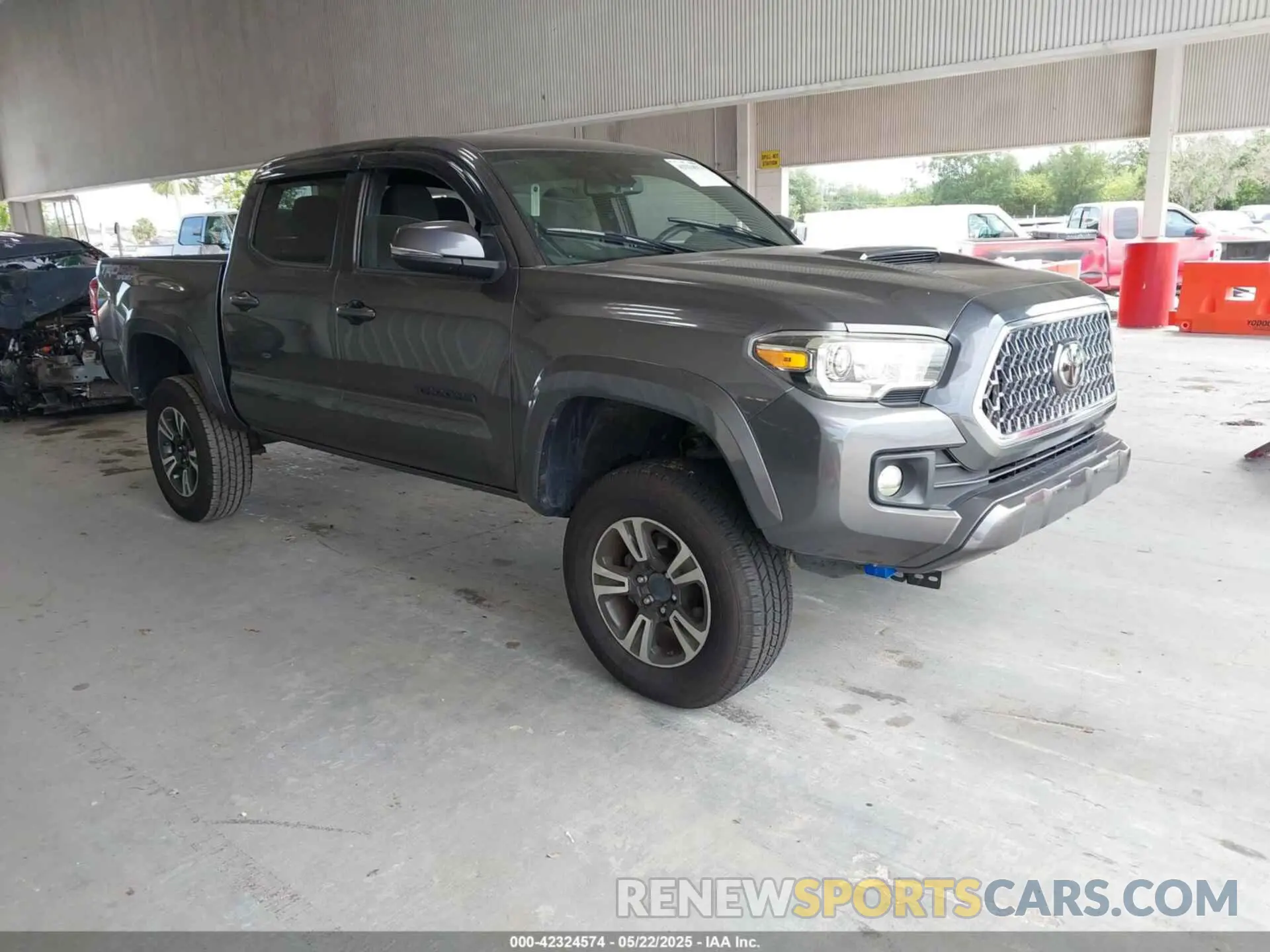 1 Photograph of a damaged car 3TMCZ5AN0KM248419 TOYOTA TACOMA 2019