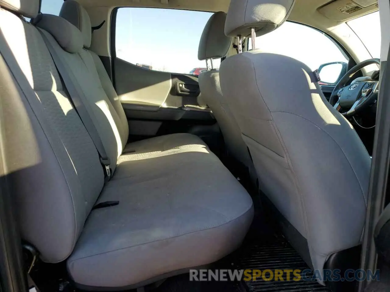 10 Photograph of a damaged car 3TMCZ5AN0KM254799 TOYOTA TACOMA 2019