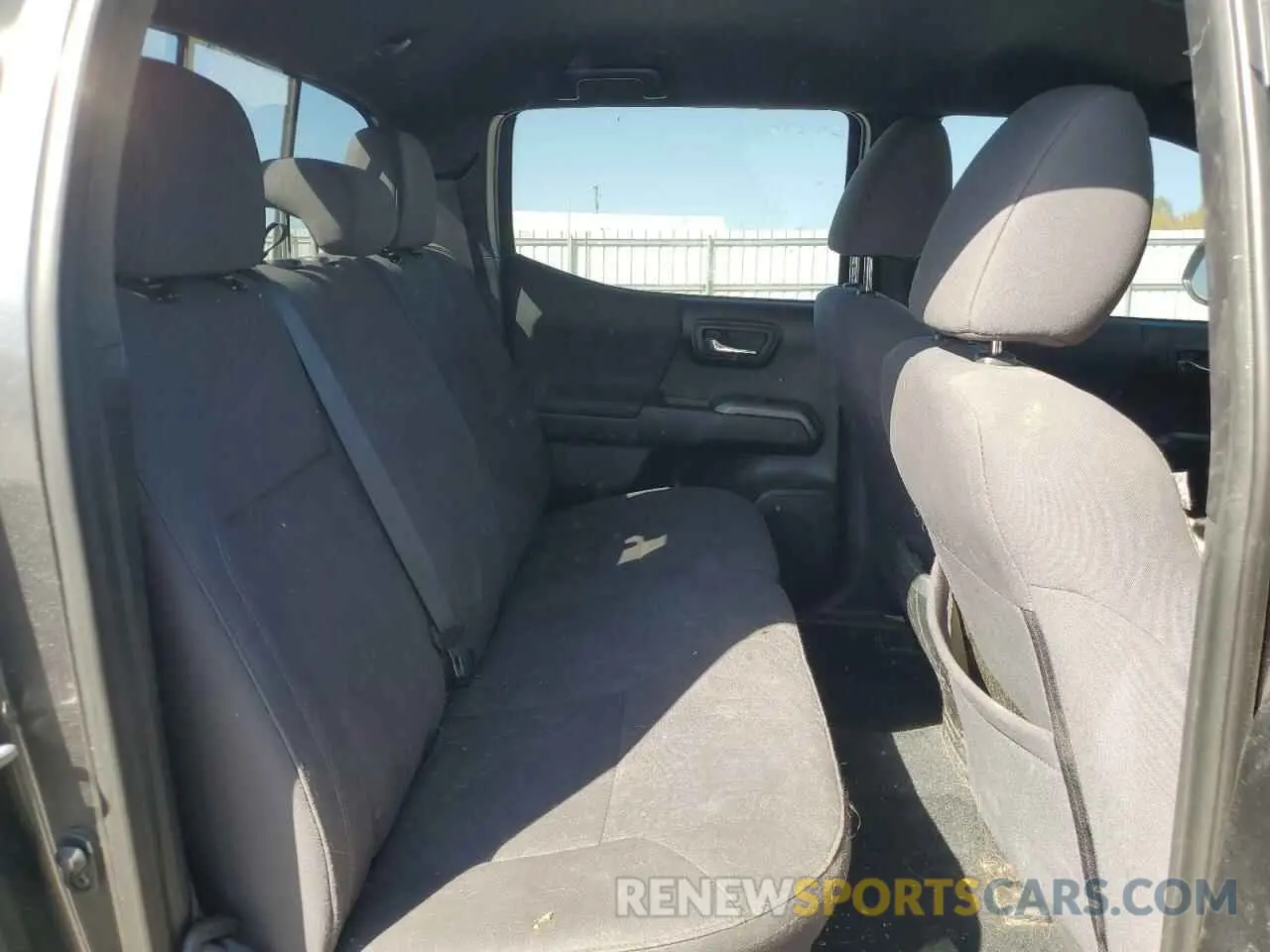 10 Photograph of a damaged car 3TMCZ5AN0KM279721 TOYOTA TACOMA 2019