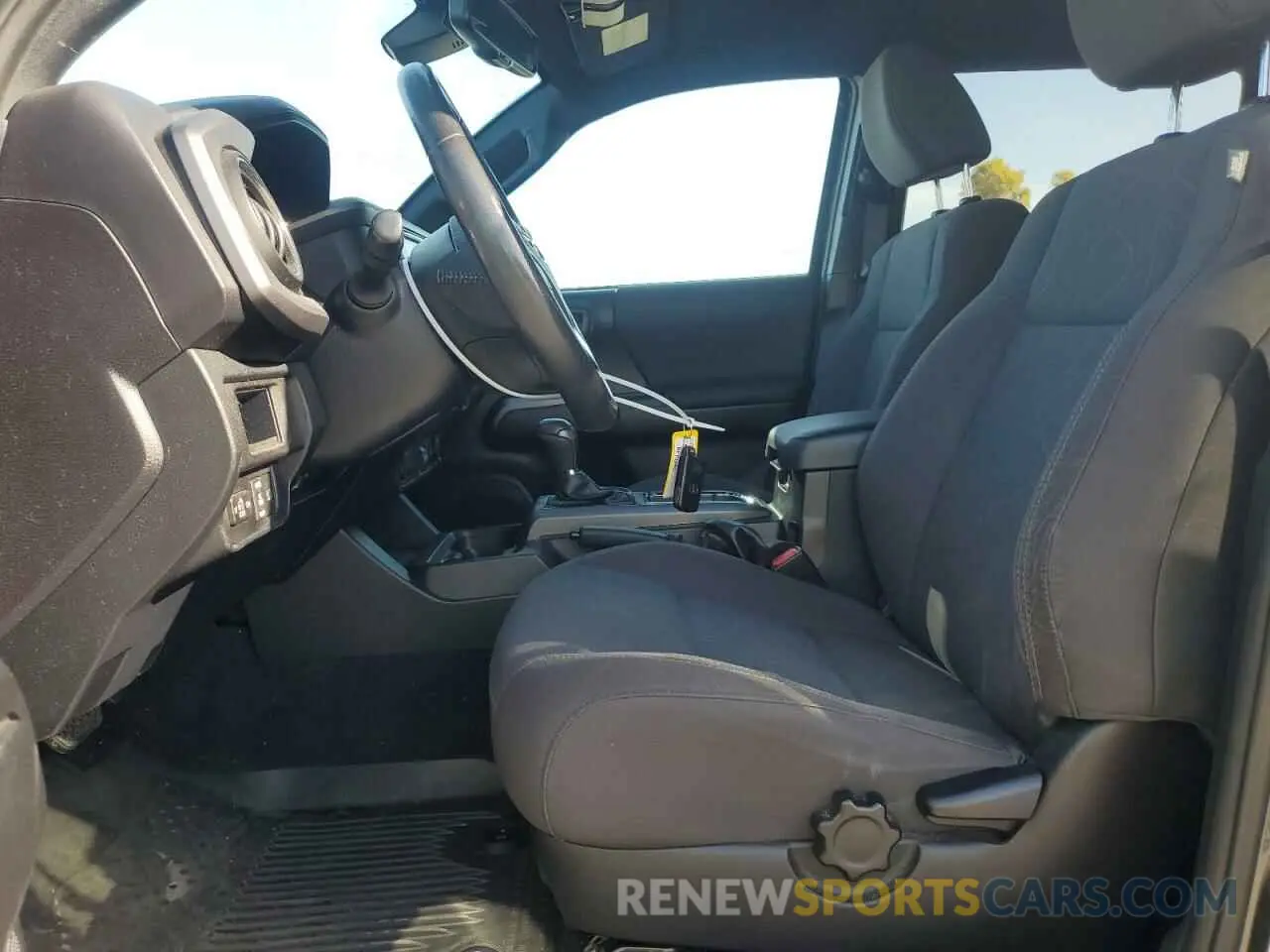 7 Photograph of a damaged car 3TMCZ5AN1KM191146 TOYOTA TACOMA 2019